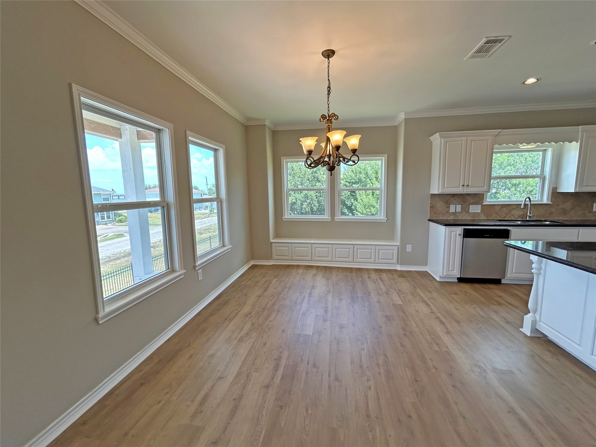 811 W Bayshore Drive Property Photo 14