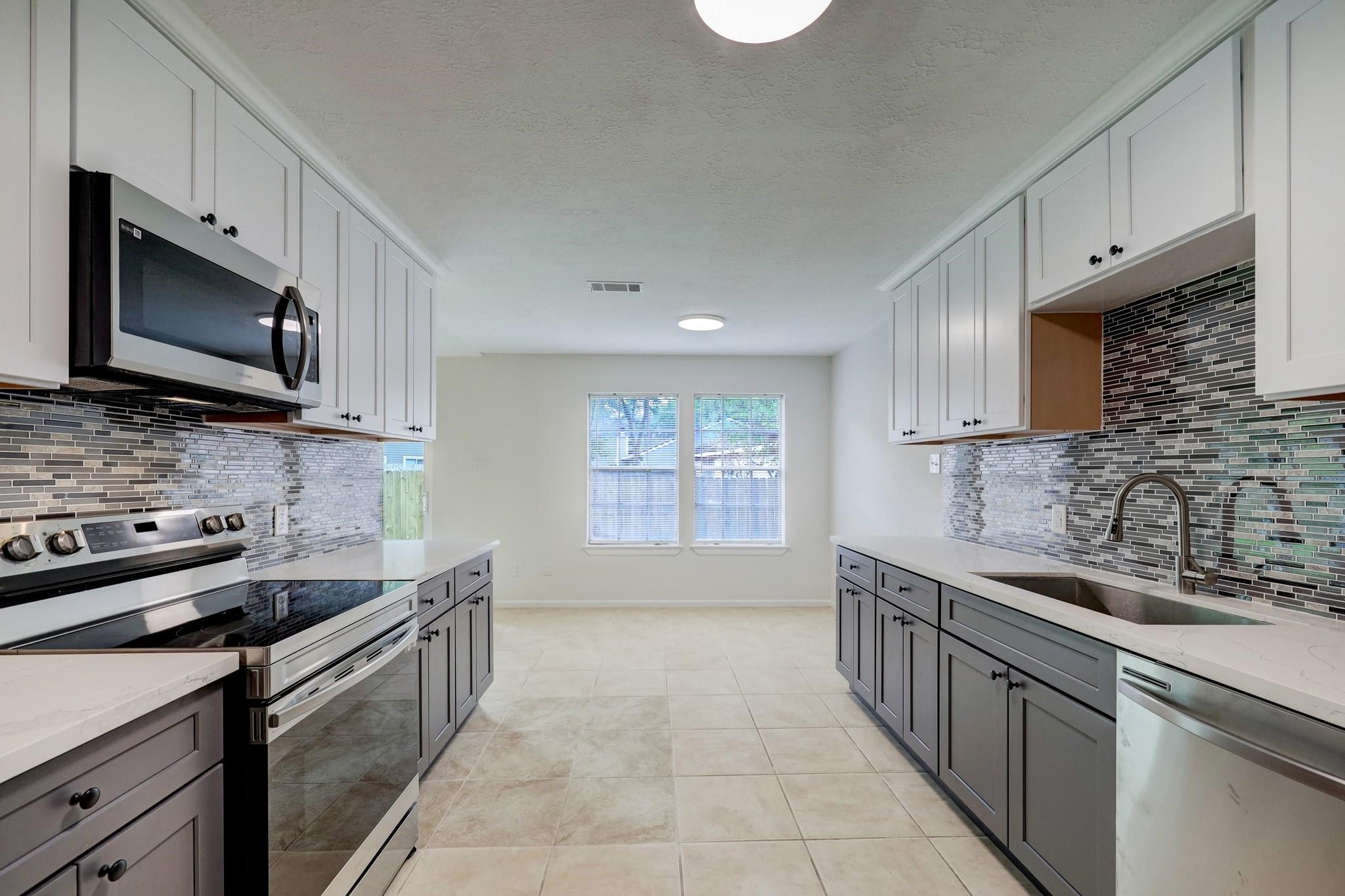 34 N High Oaks Property Photo 1