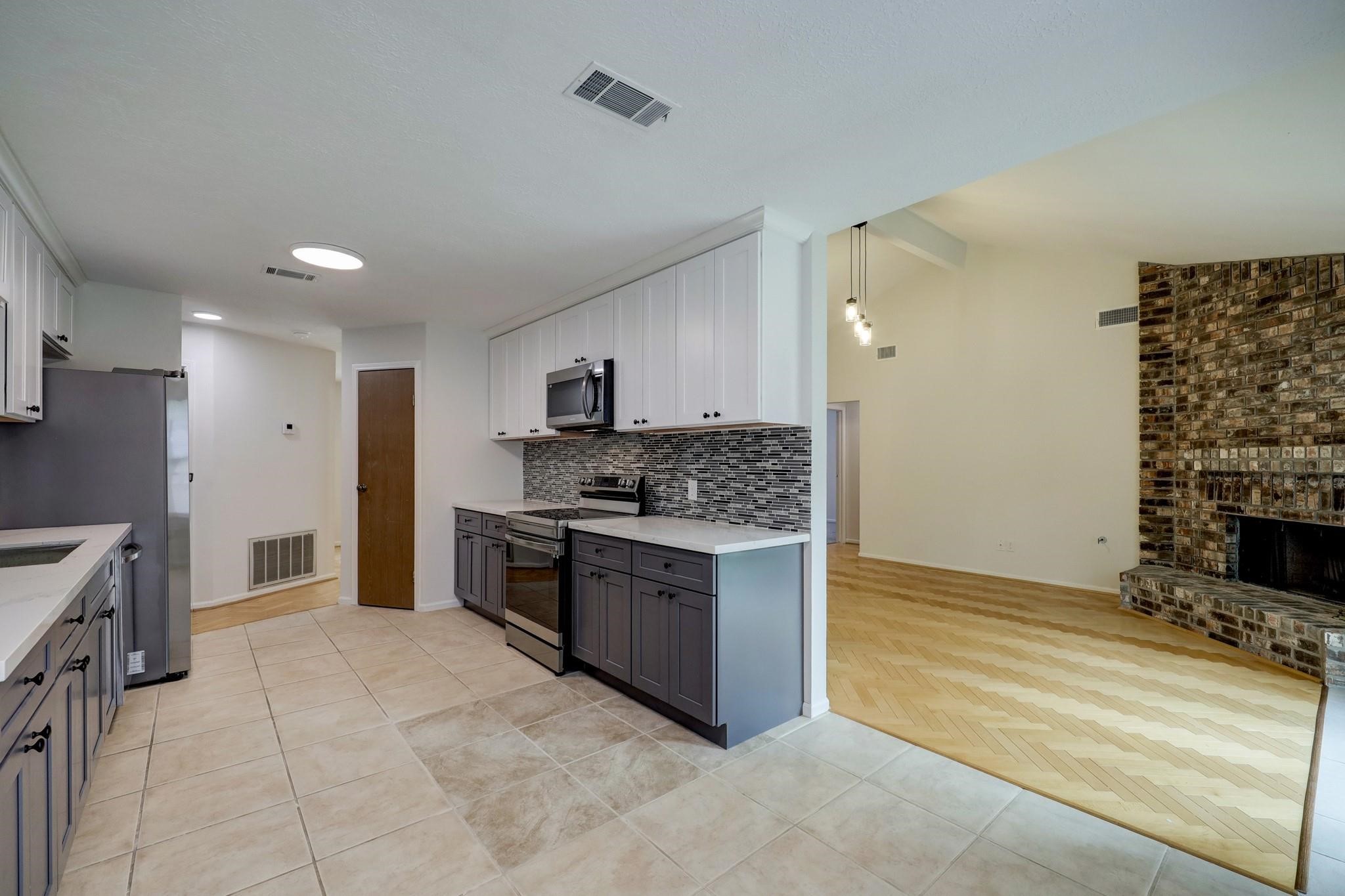 34 N High Oaks Property Photo 6