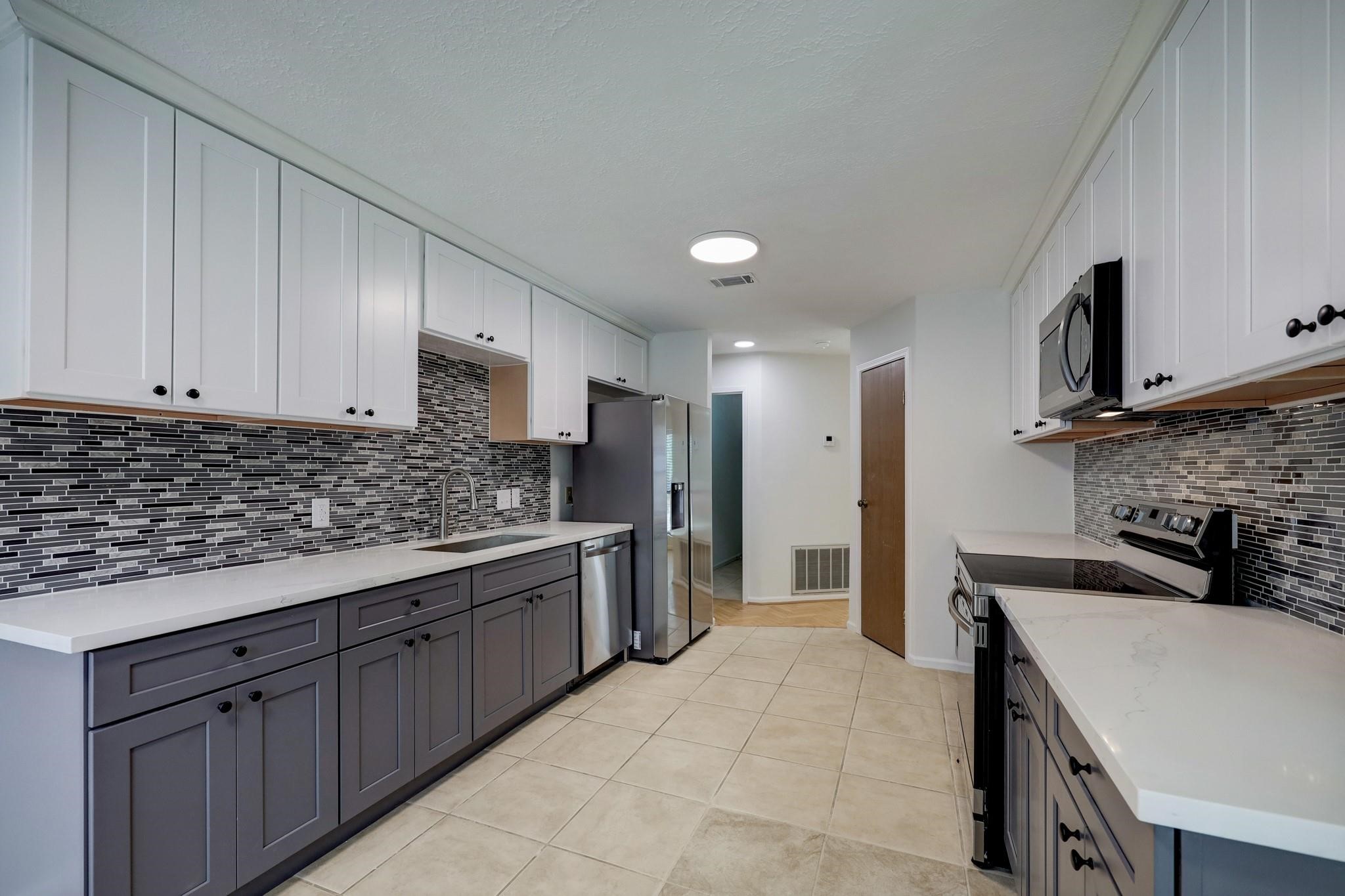 34 N High Oaks Property Photo 13