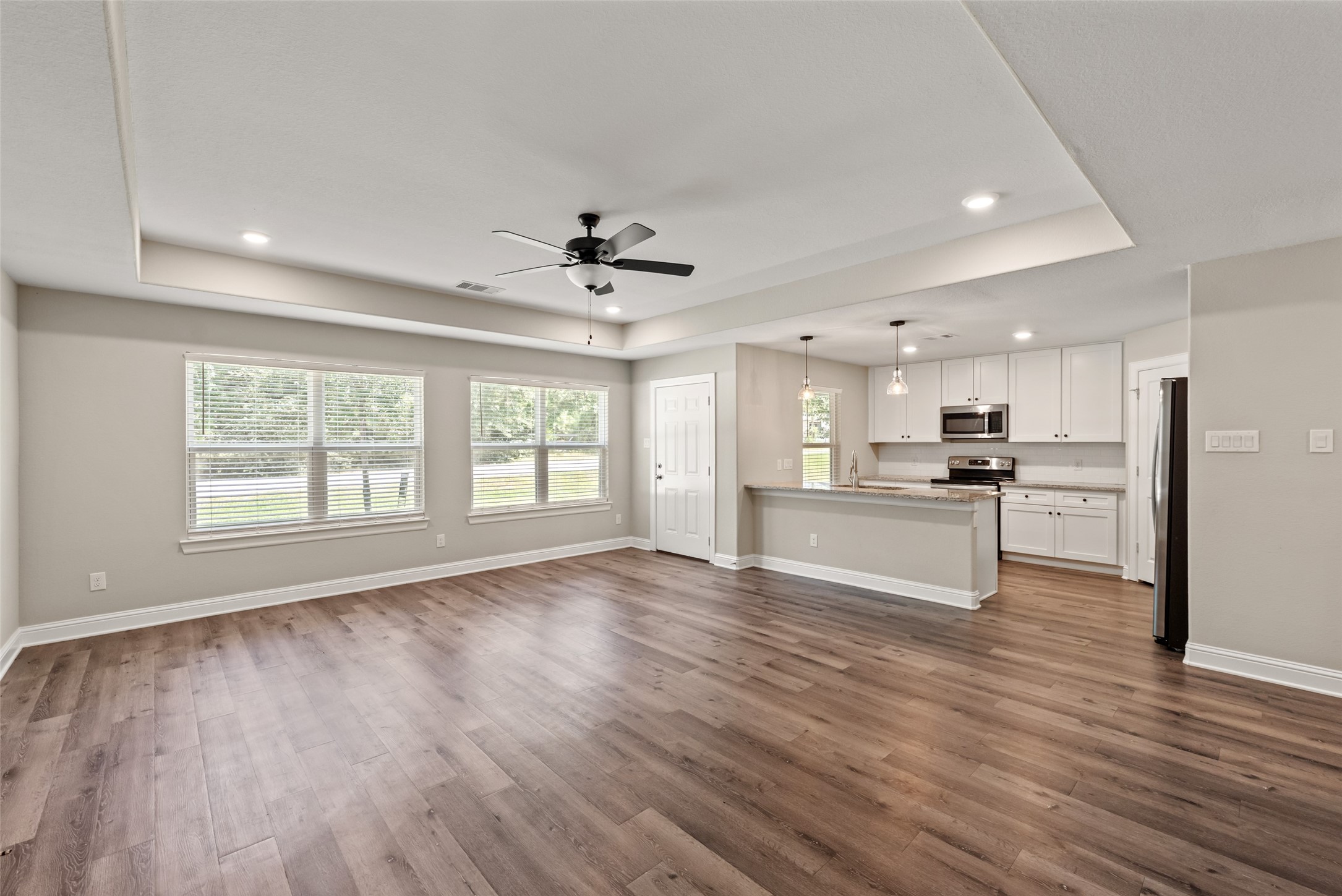 15843 Oak Drive Property Photo 2