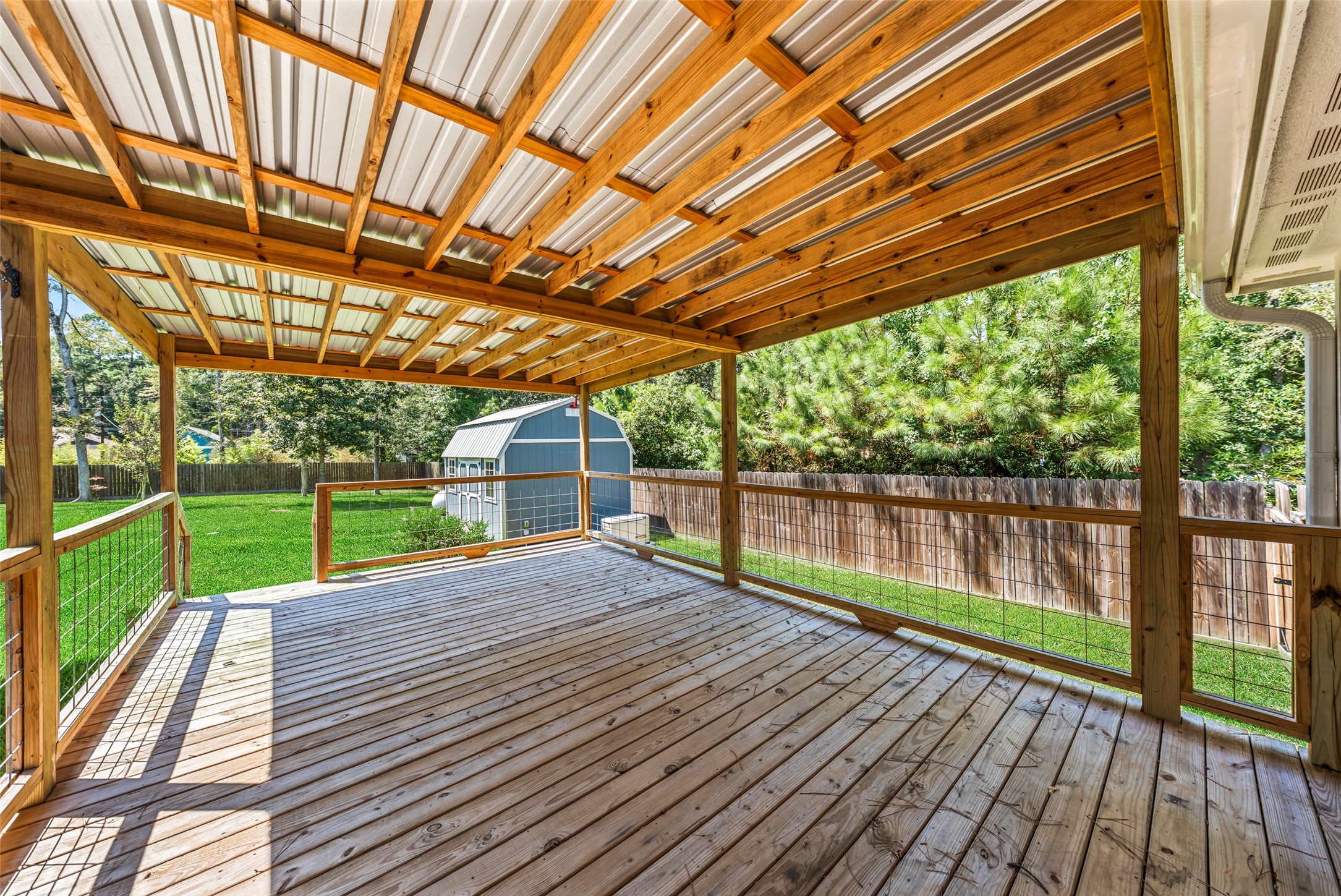 15843 Oak Drive Property Photo 4