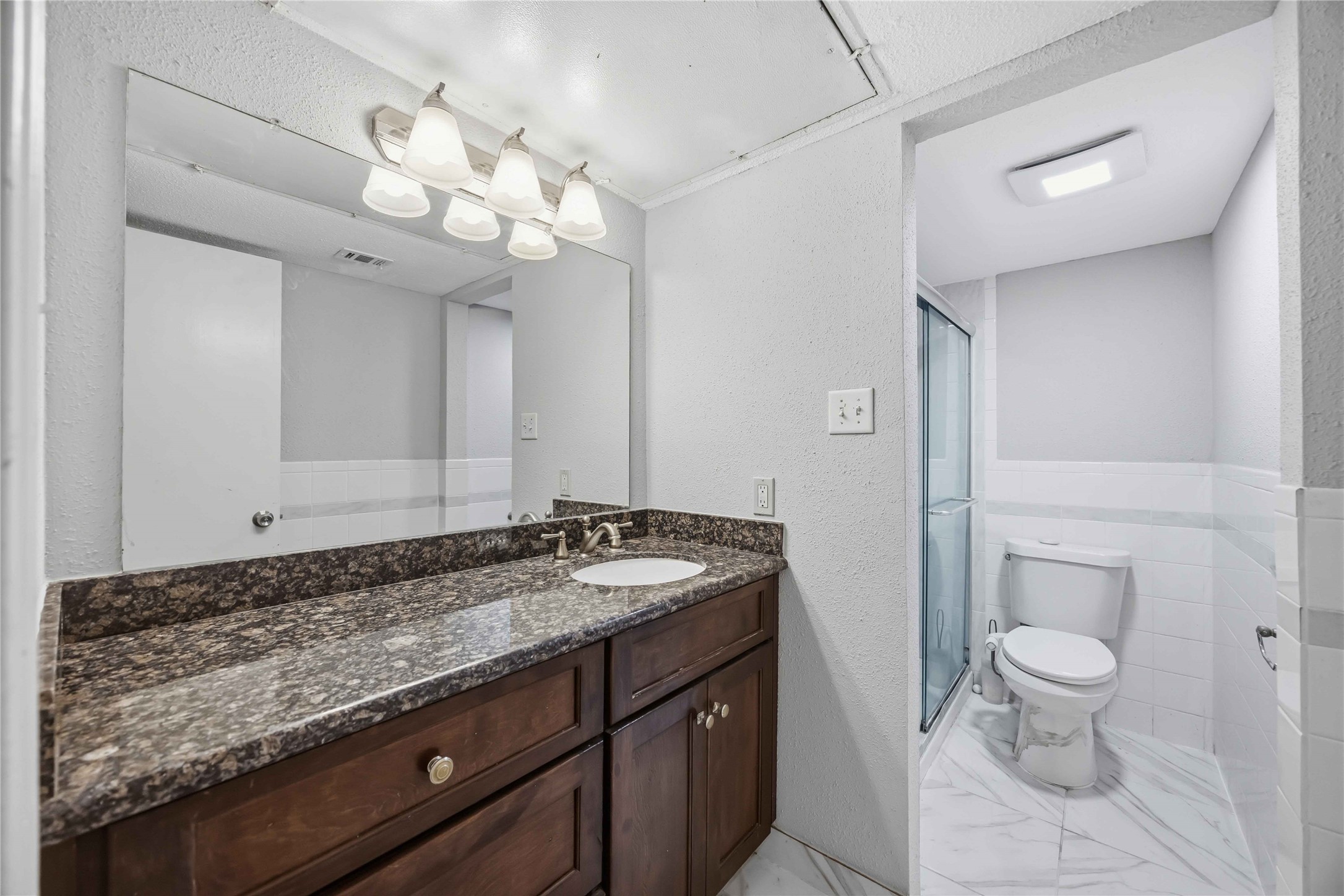 2100 Tanglewilde Street 631 Property Photo 12