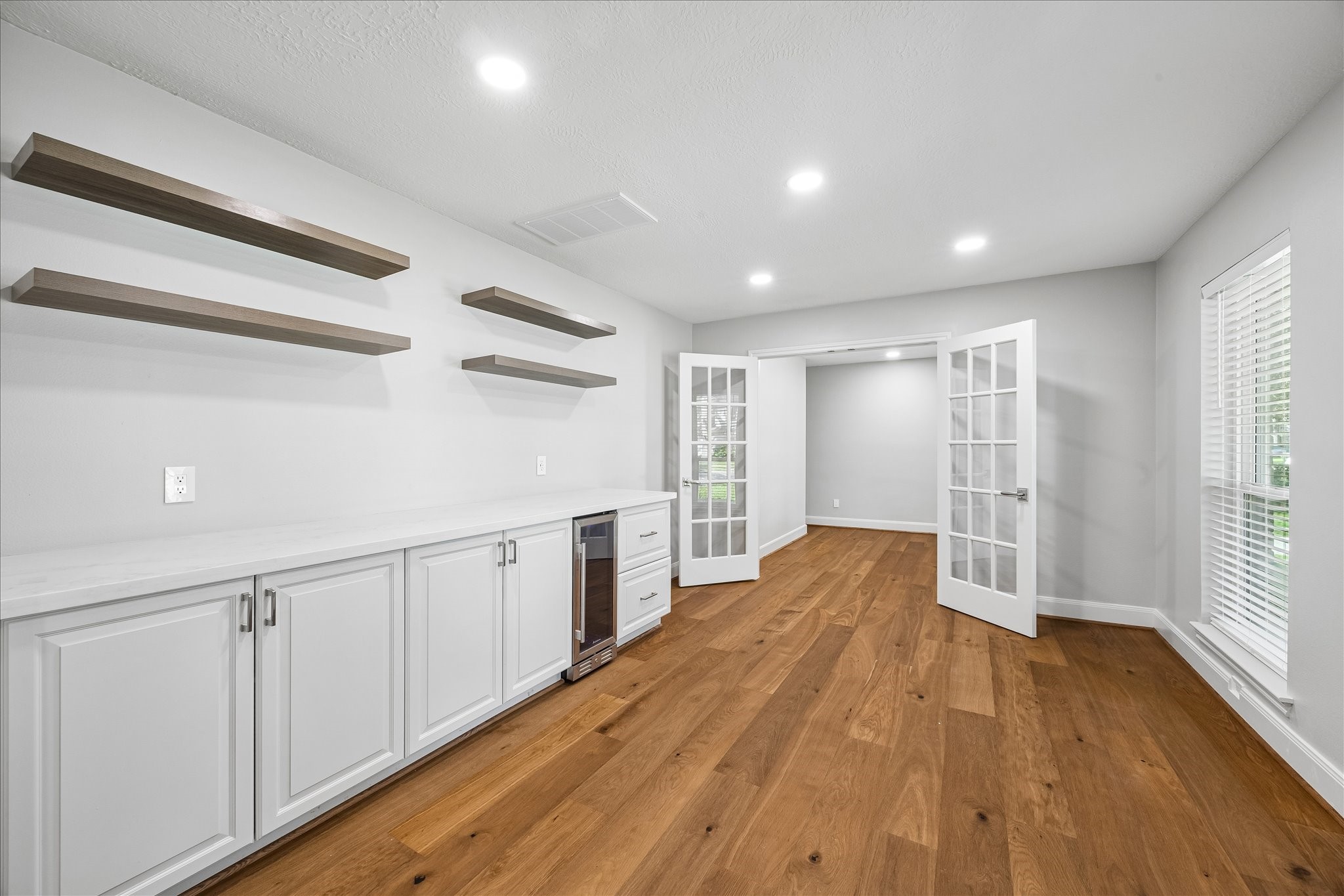 4027 Rolling Terrace Drive Property Photo 5