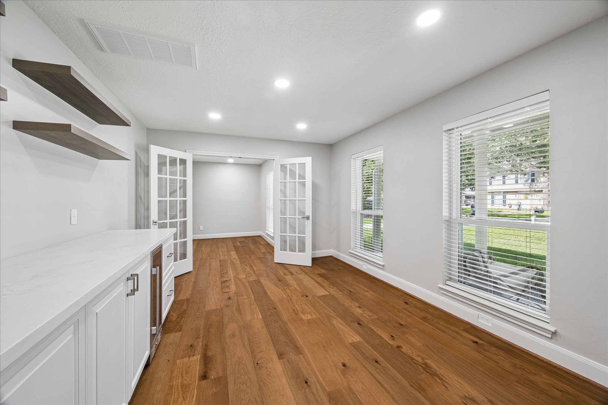 4027 Rolling Terrace Drive Property Photo 6