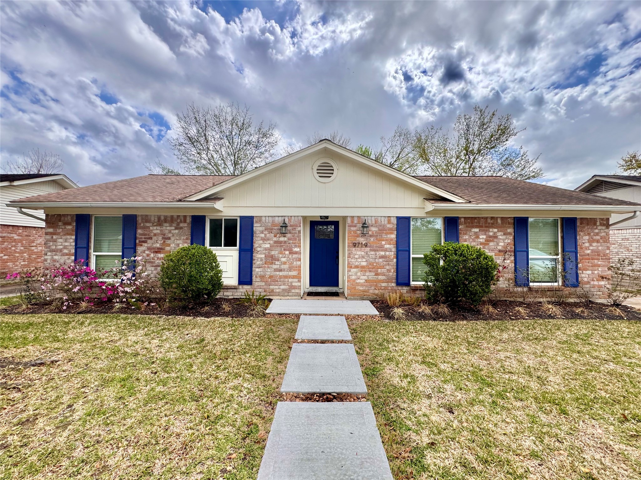 9719 Springmont Drive Property Photo 1