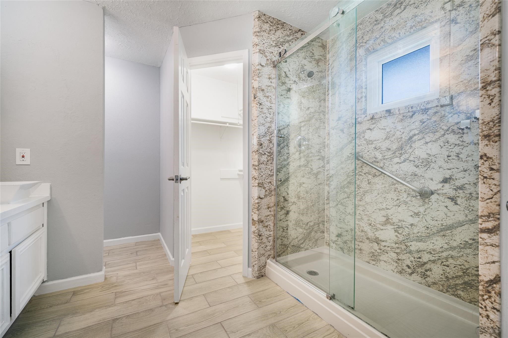 20230 Regents Corner Drive Property Photo 5