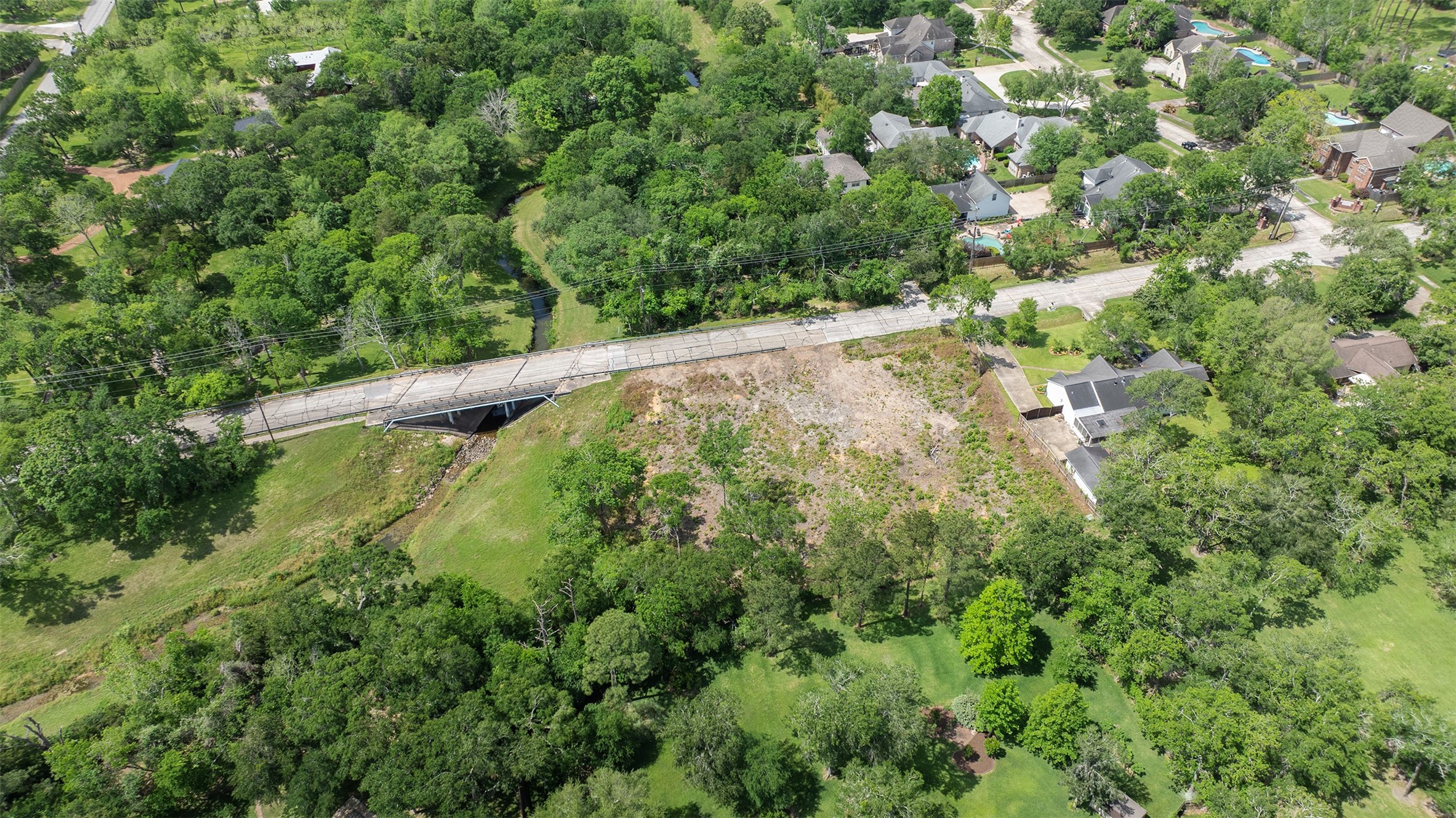 1405 Greenbriar Drive Property Photo 2