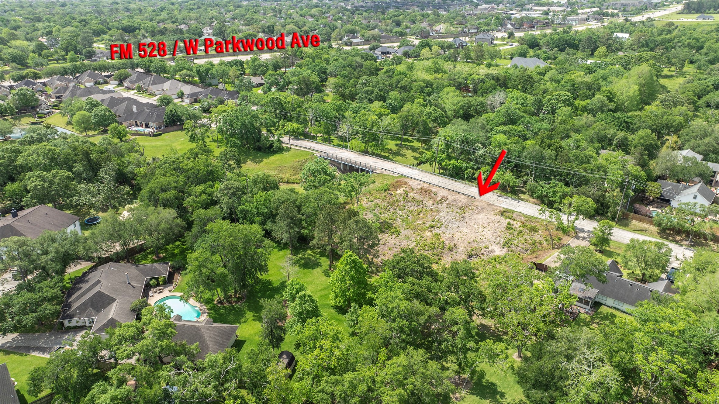 1405 Greenbriar Drive Property Photo 4
