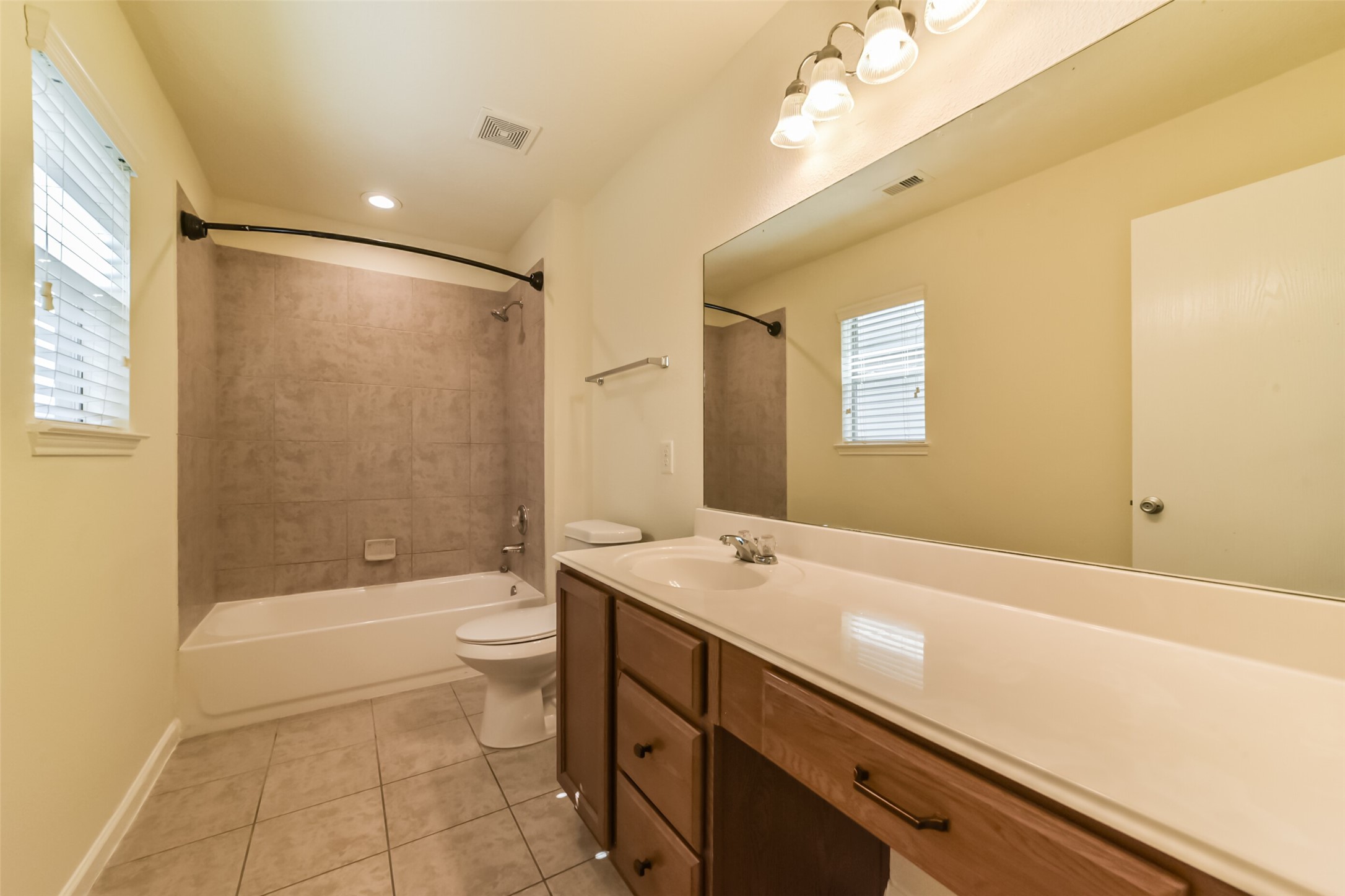 1231 Grassy View Drive Property Photo 15