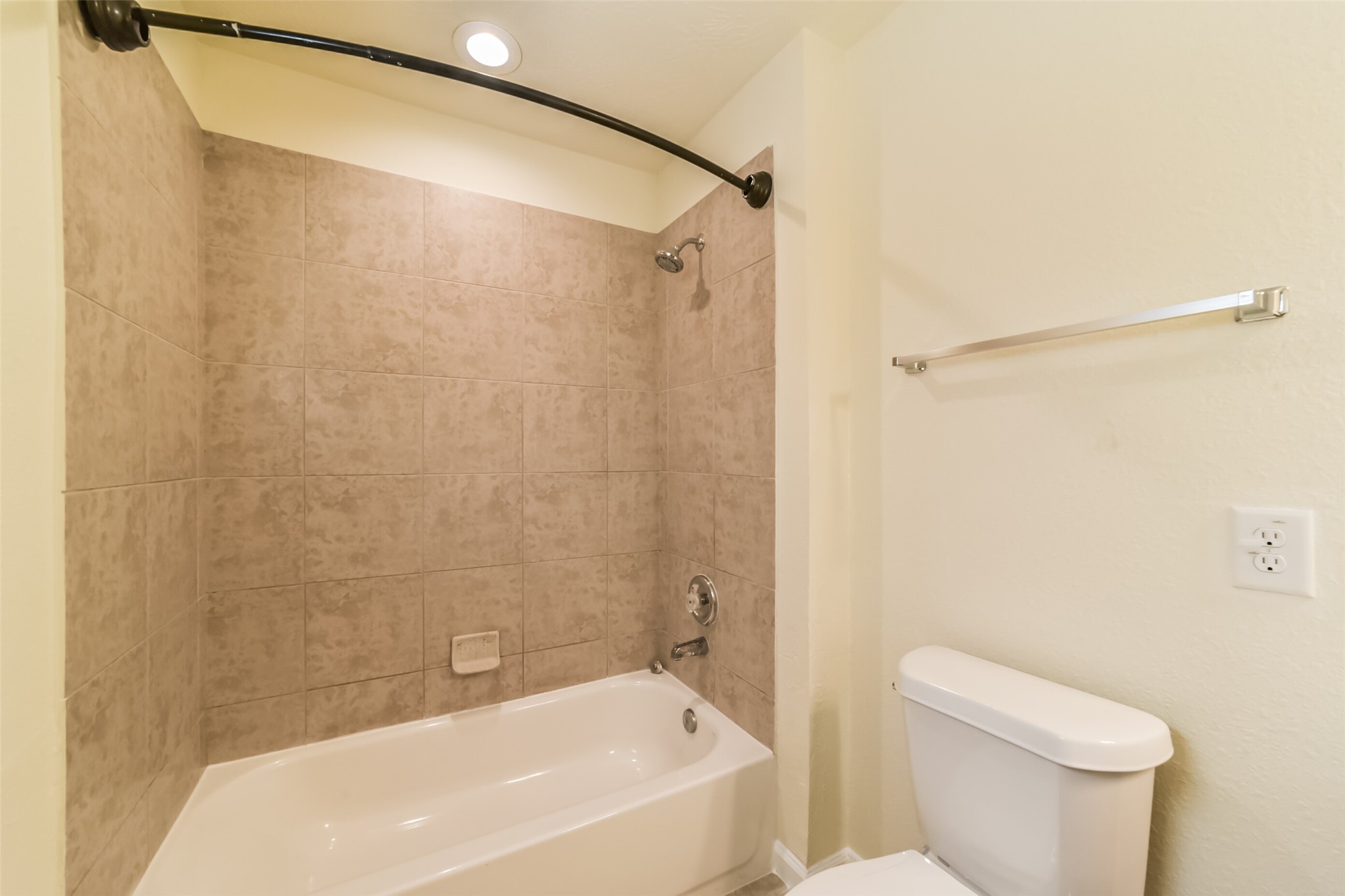 1231 Grassy View Drive Property Photo 16