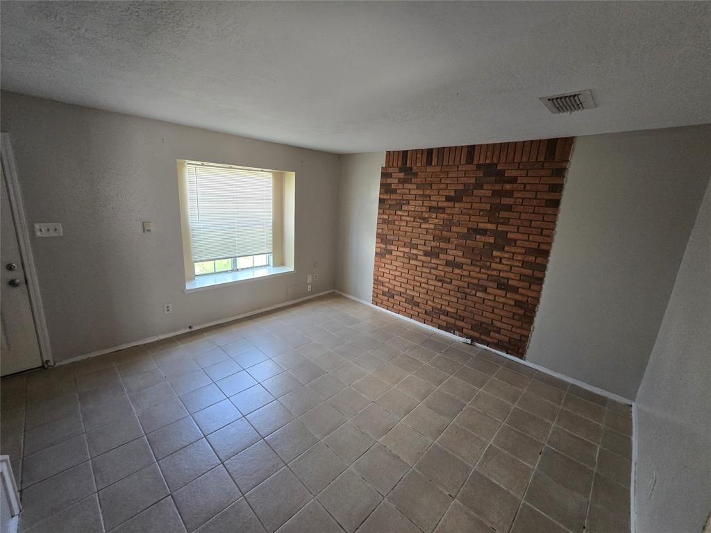 7045 Chasewood Drive Property Photo 1