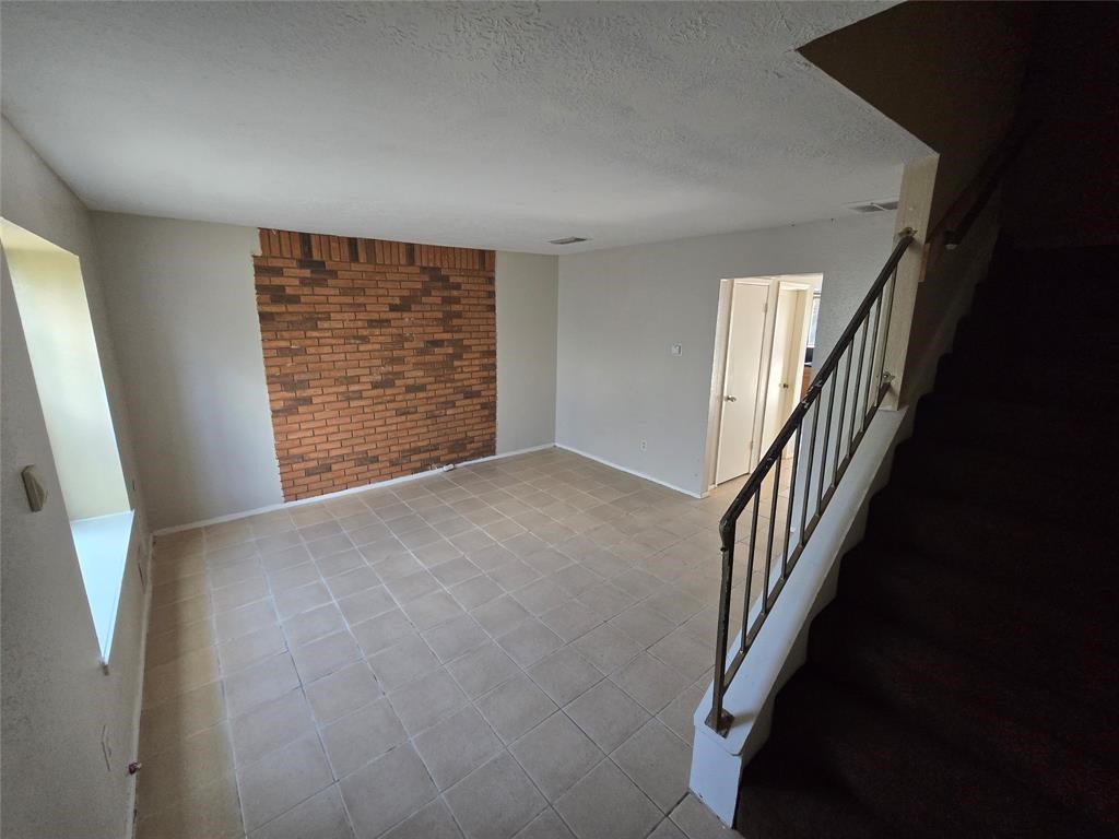 7045 Chasewood Drive Property Photo 2