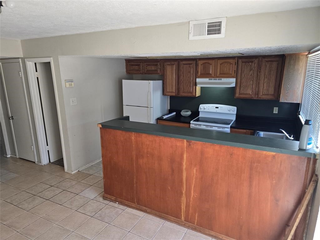 7045 Chasewood Drive Property Photo 5