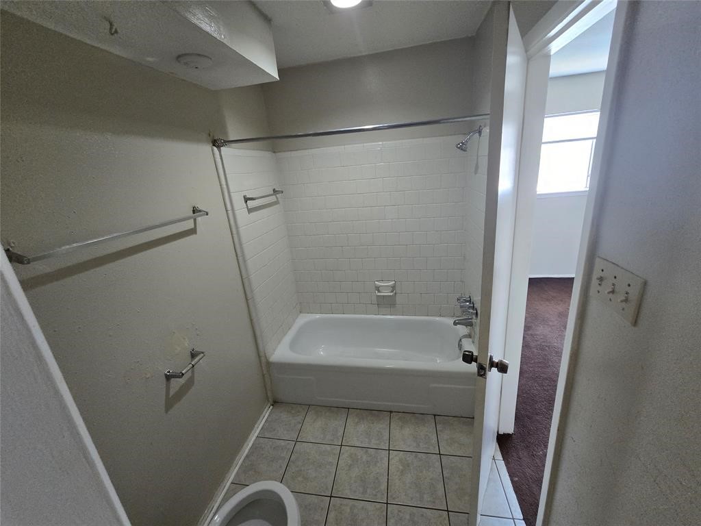 7045 Chasewood Drive Property Photo 8
