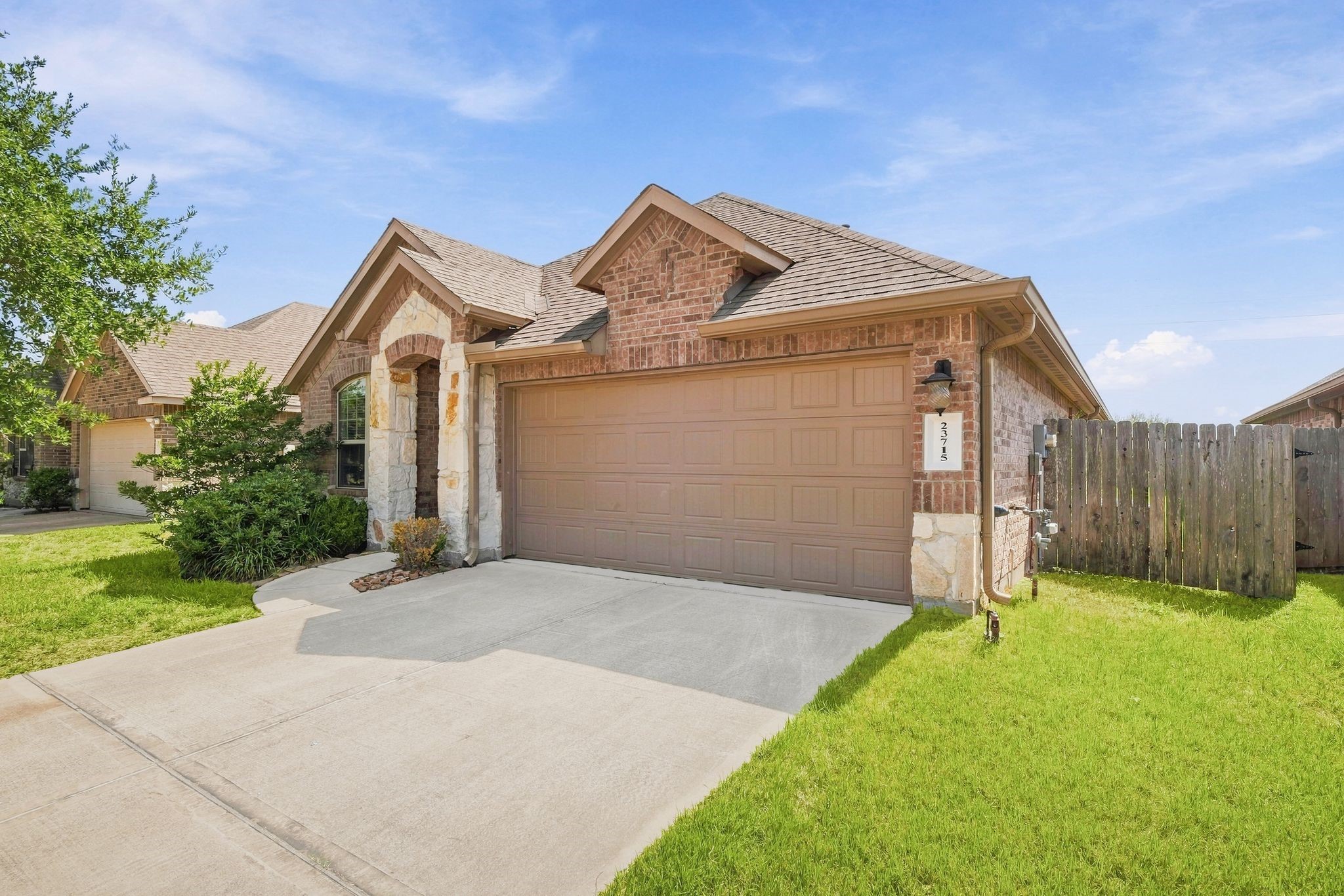23715 Rivage Ridge Drive Property Photo 2