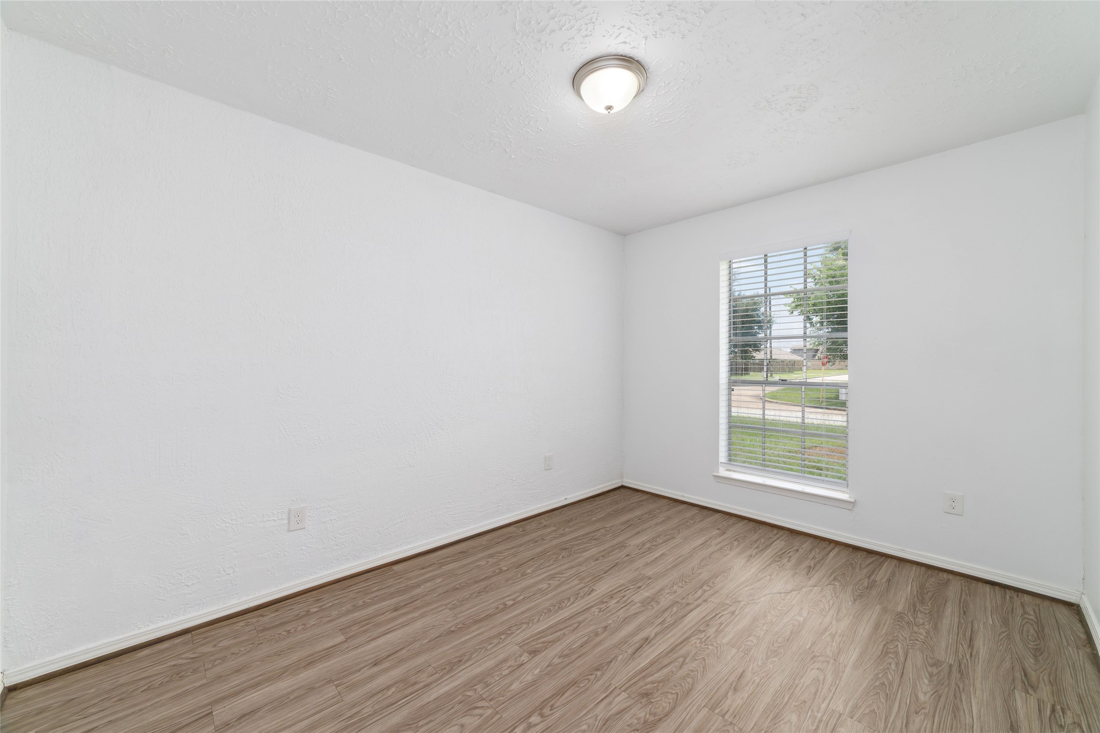 23802 Verngate Drive Property Photo 7