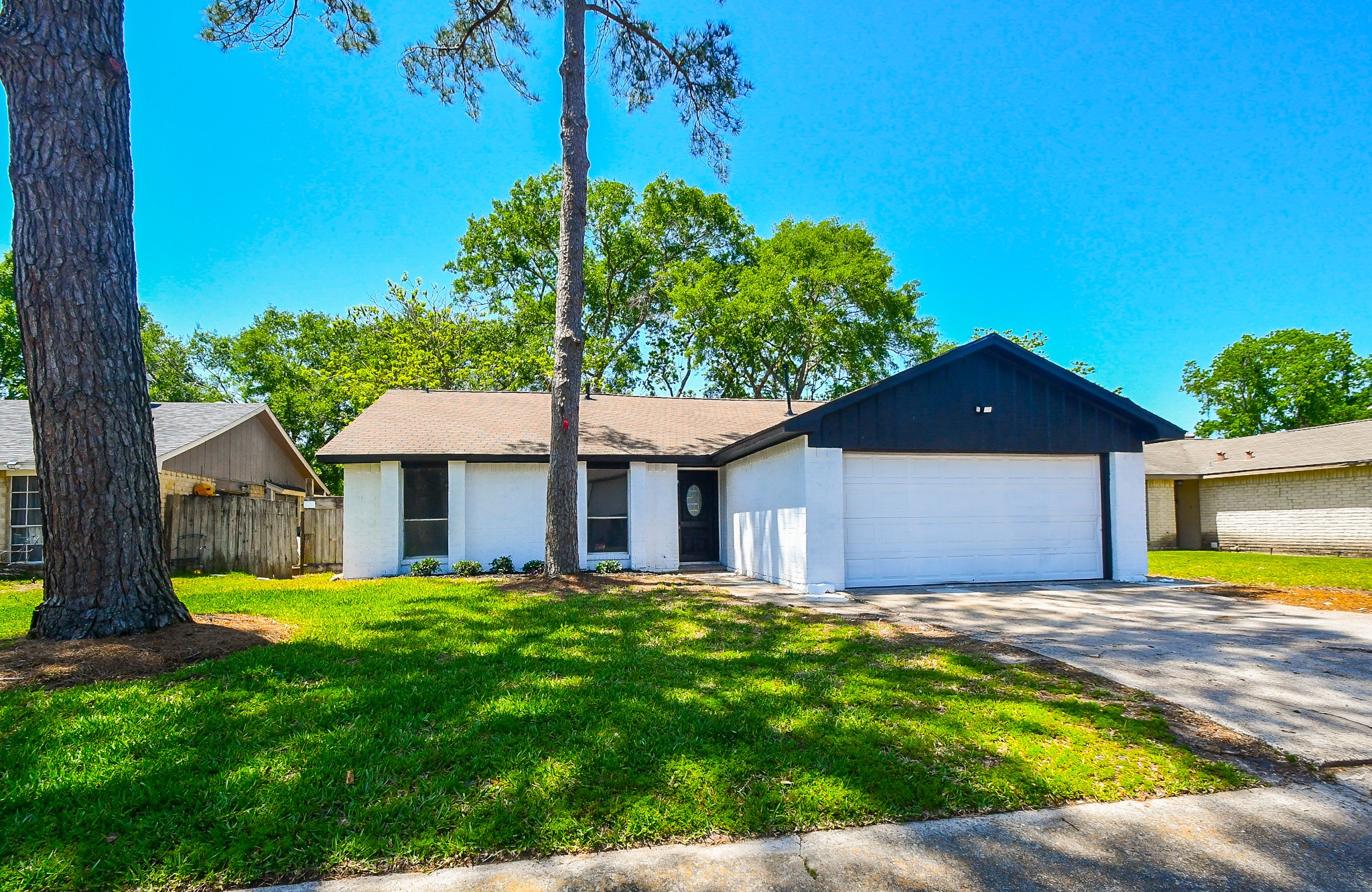 19919 Burle Oak Drive Property Photo 1