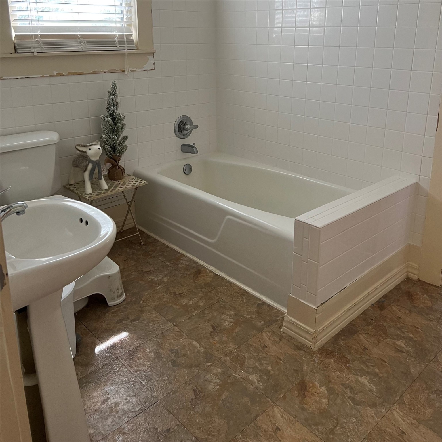 302 W French Street Property Photo 8
