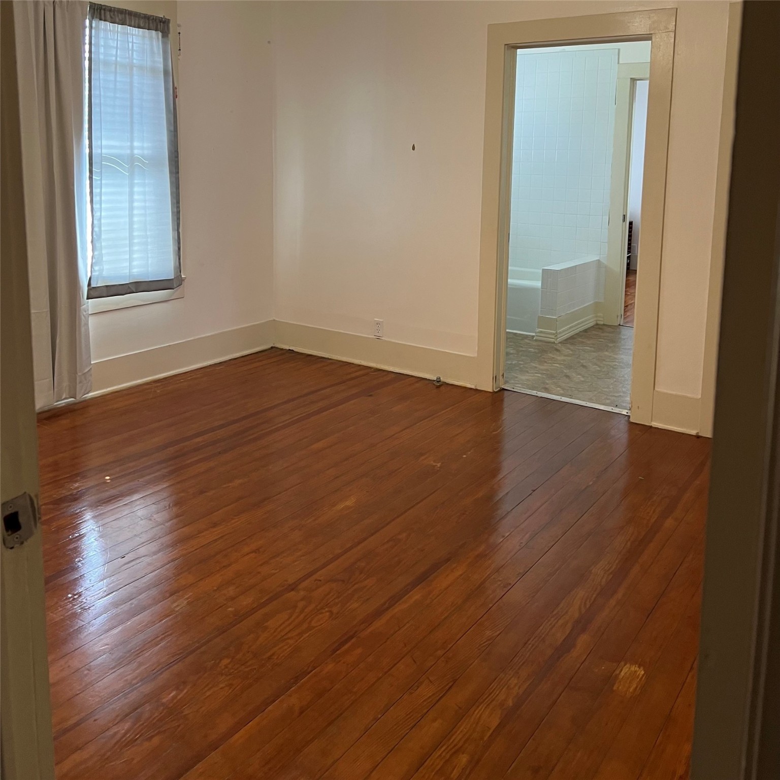 302 W French Street Property Photo 9