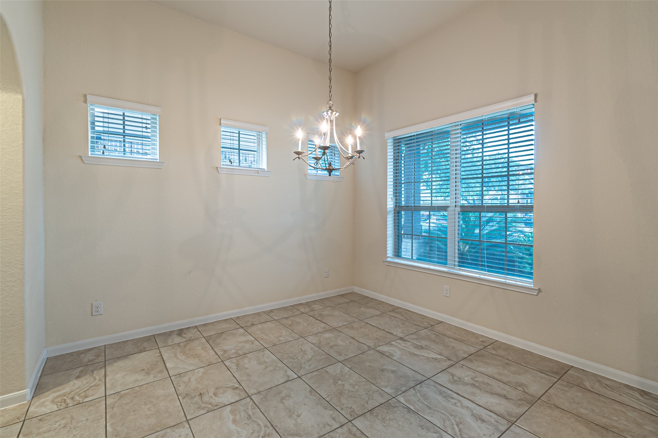 17626 Sauki Lane Property Photo 5