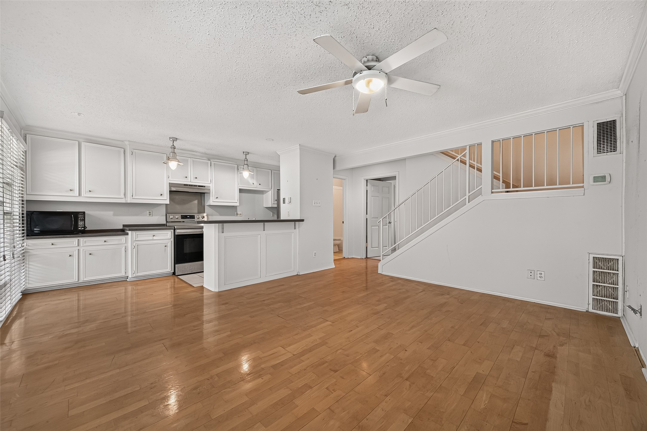3502 Burlington Street 4 Property Photo 5
