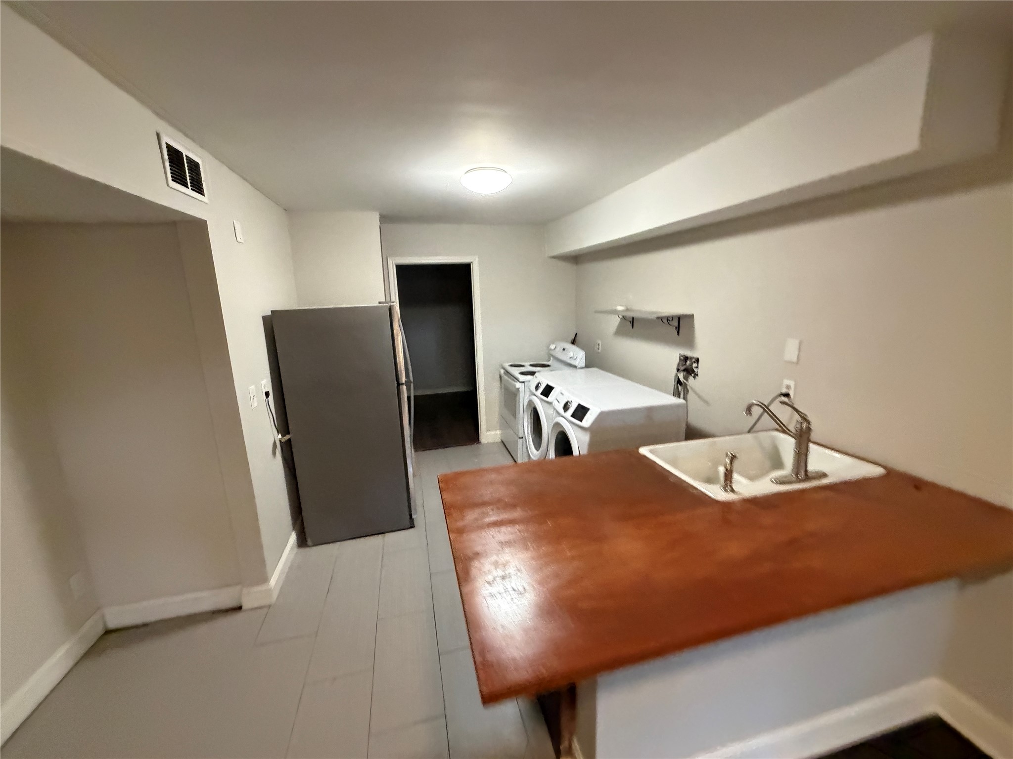 8282 Park Place Boulevard G2 Property Photo 12