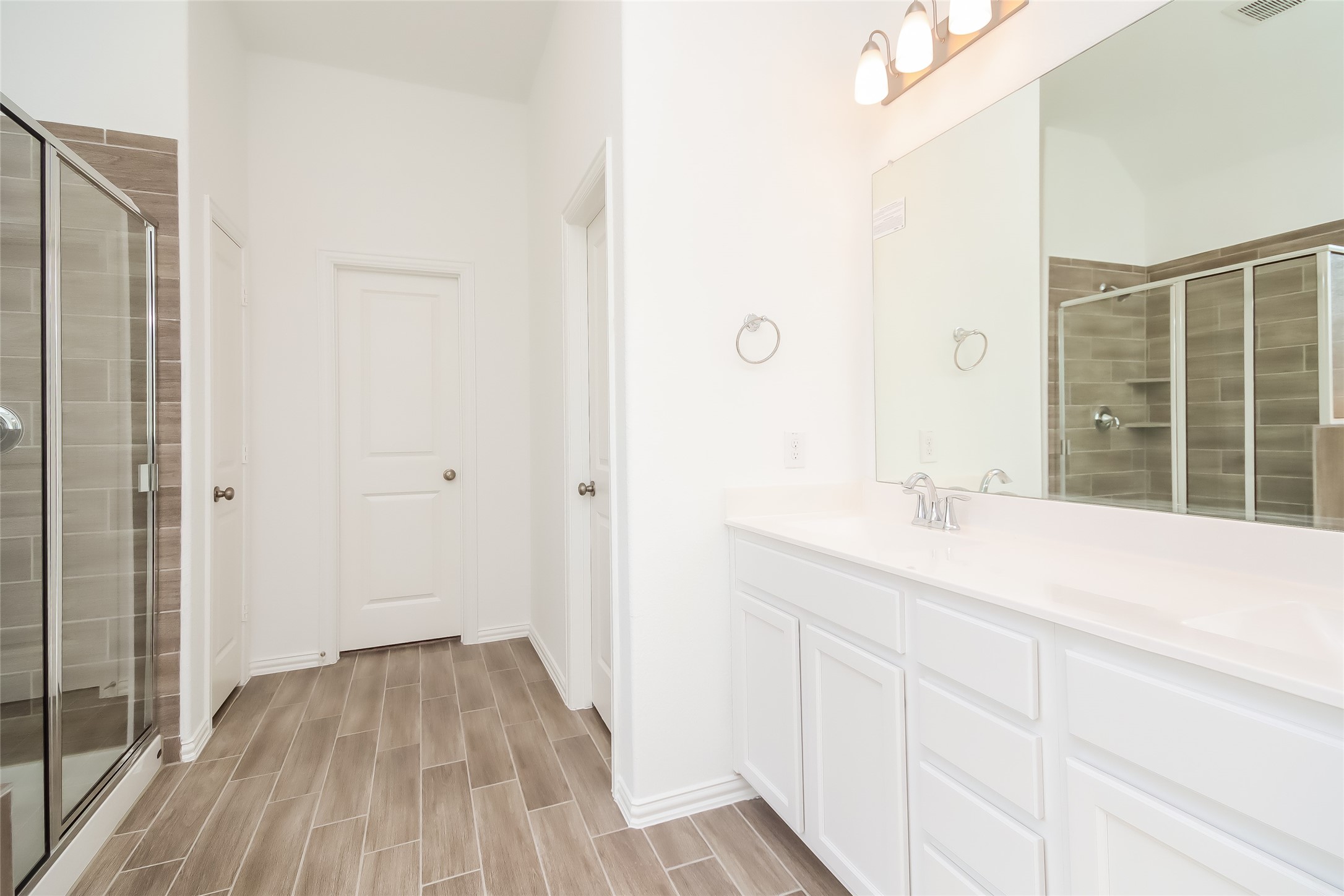 15122 Arlington Park Avenue Property Photo 12
