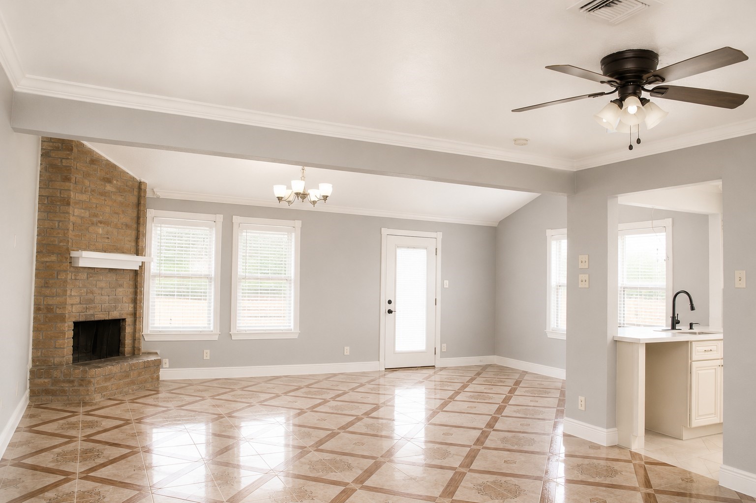 12815 Venice Lane Property Photo 4
