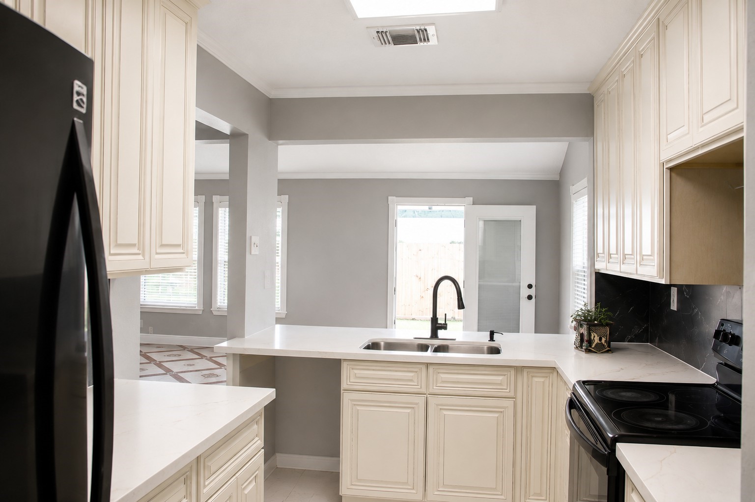 12815 Venice Lane Property Photo 11