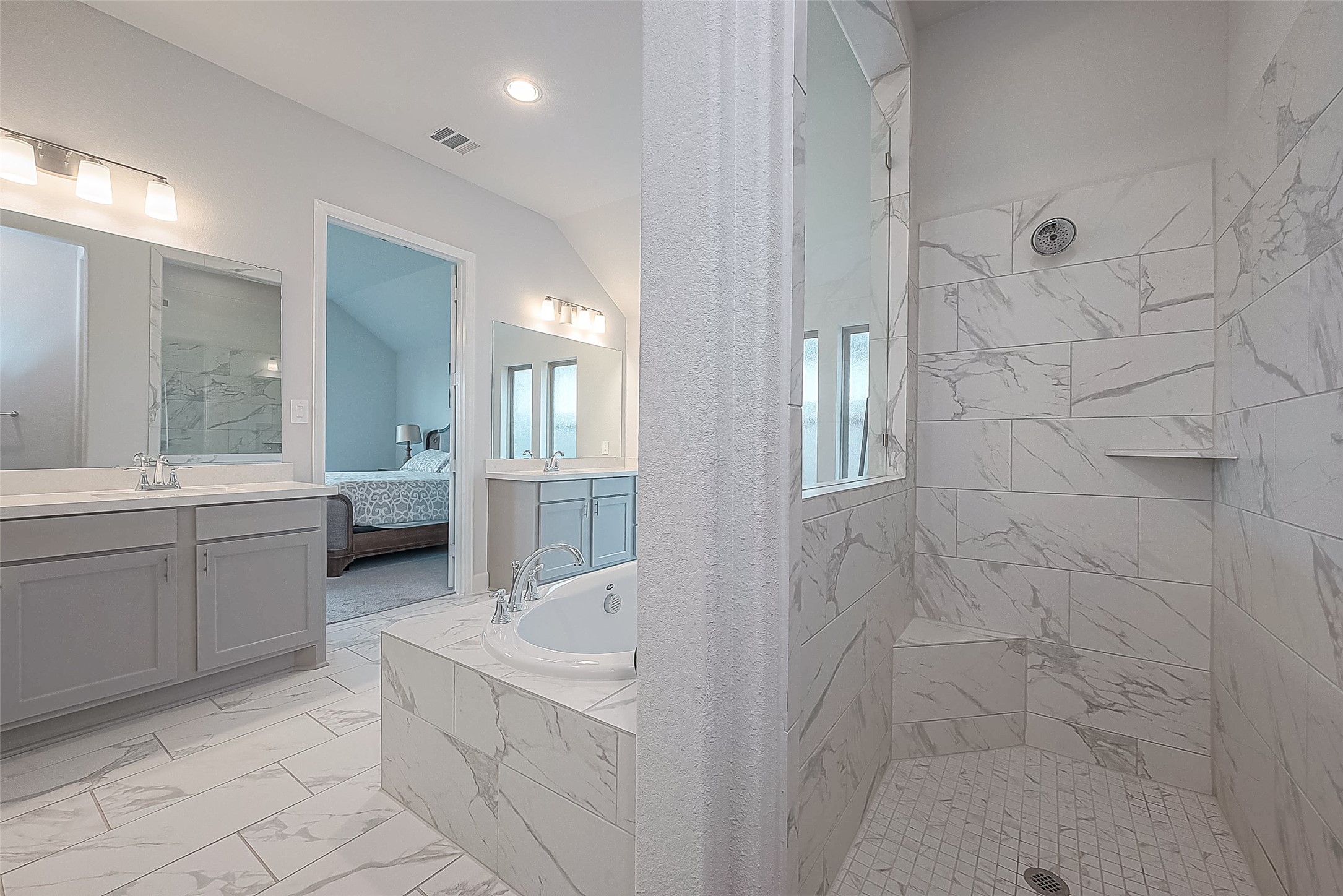 29042 Hauter Way Property Photo 3