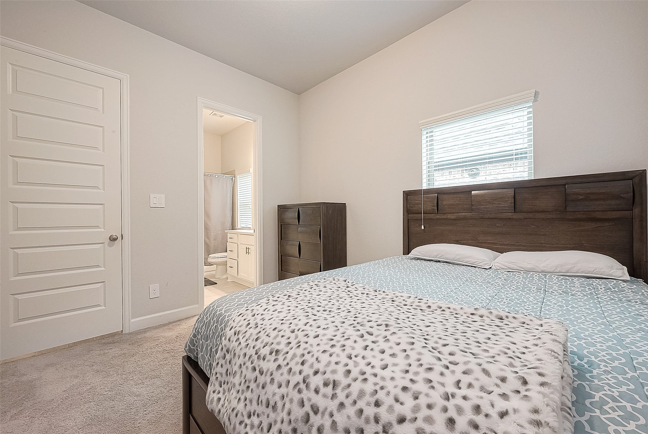 29042 Hauter Way Property Photo 13