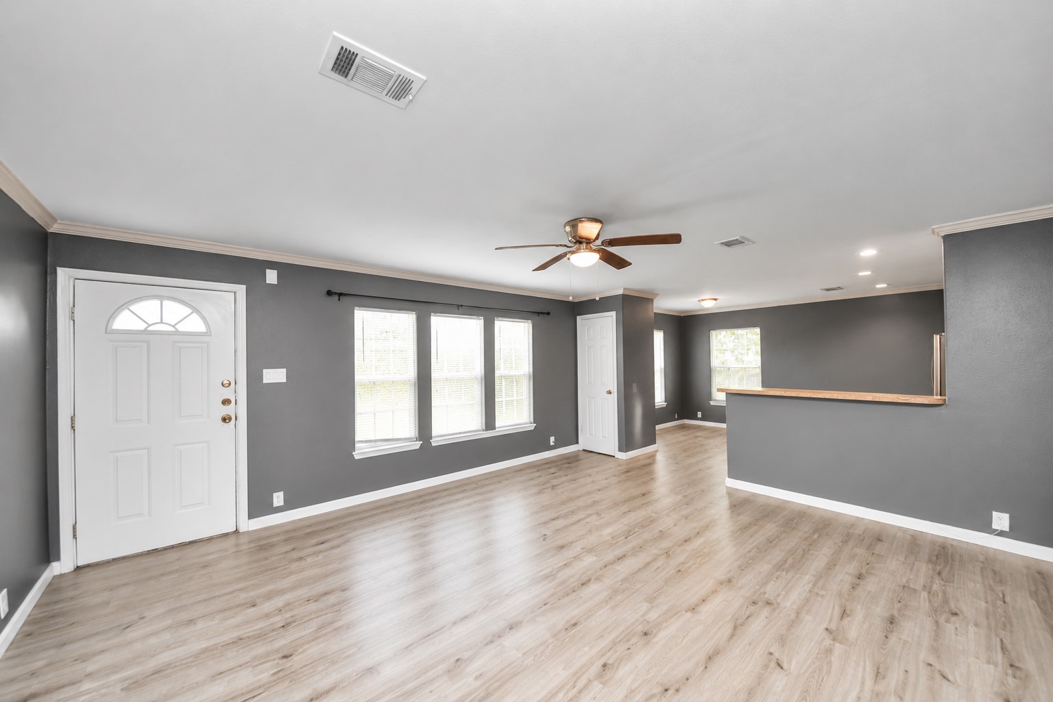 1074 South Lane A-b Property Photo 1