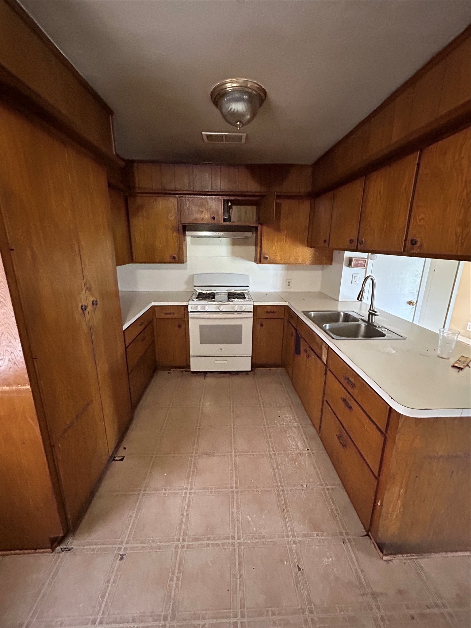 803 Shawnee Street Property Photo 3