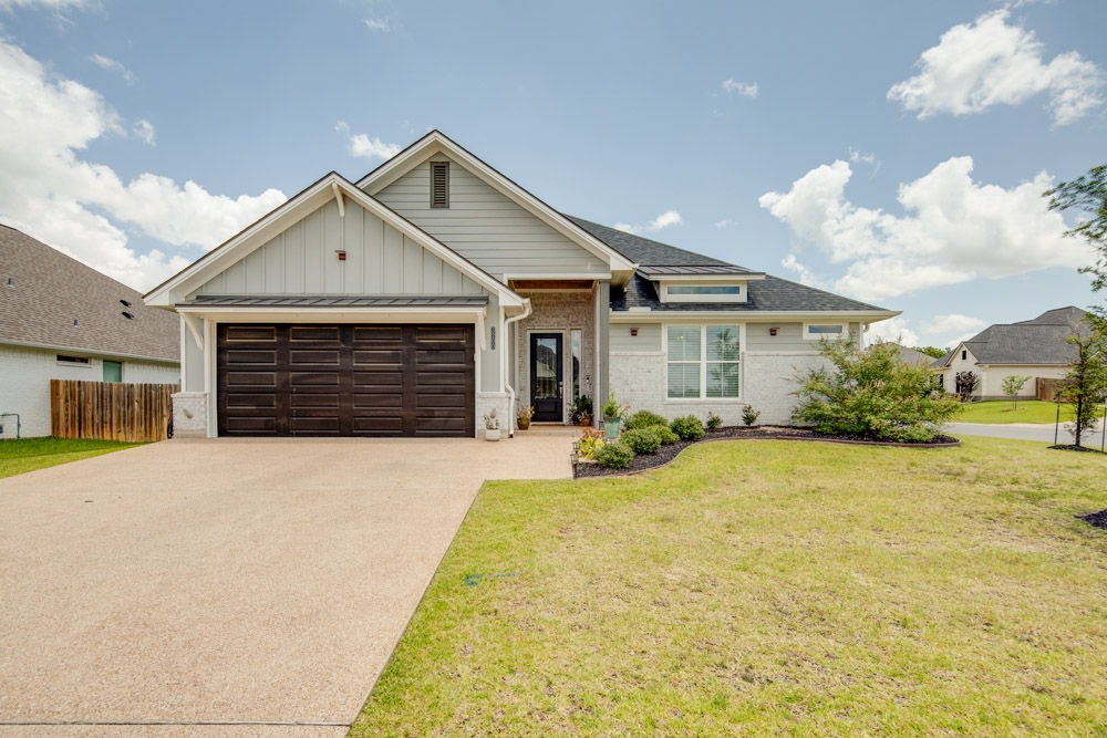 3200 Glencairn Court Property Photo 1