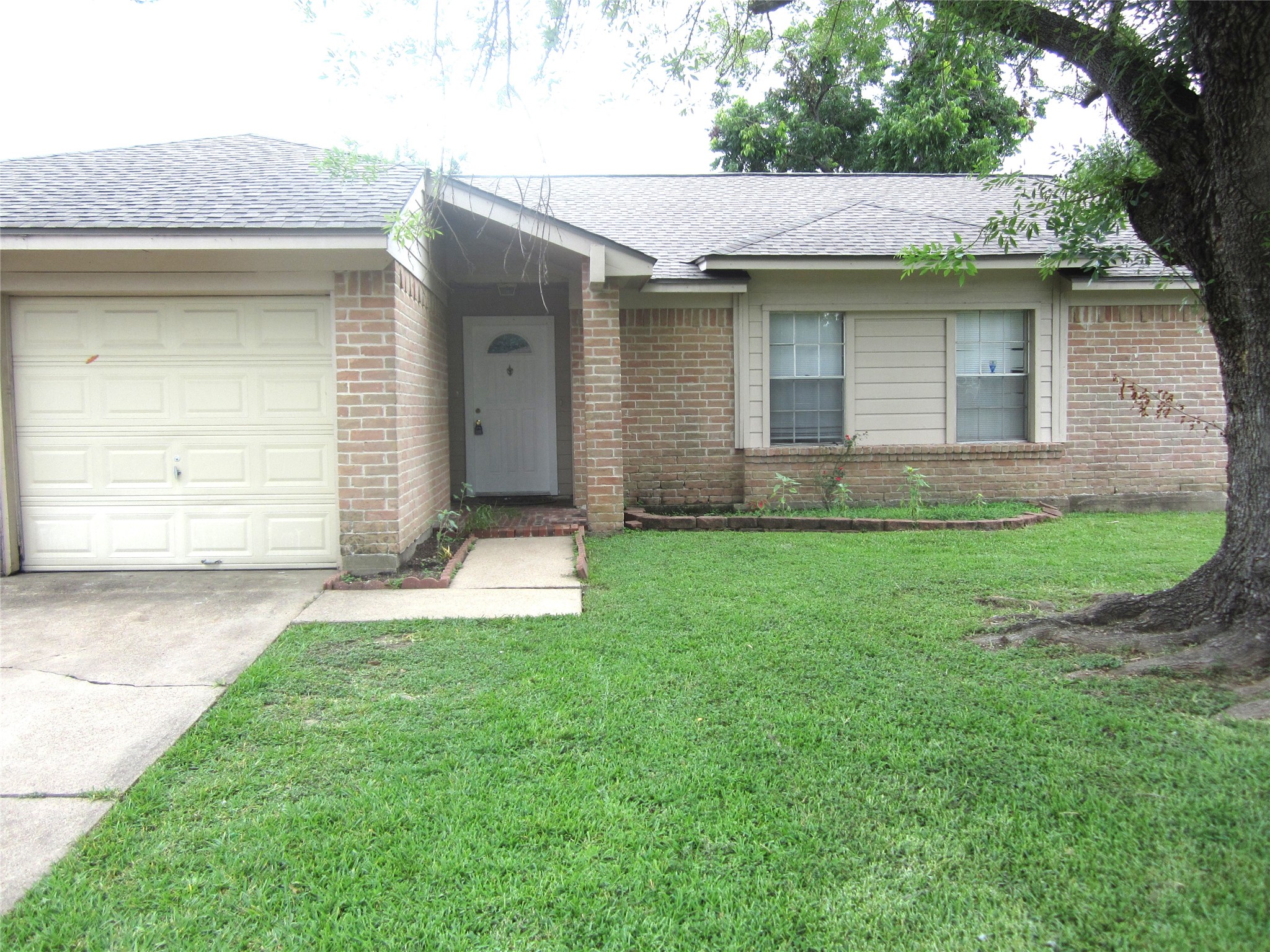 17907 Fieldglen Drive Property Photo 2
