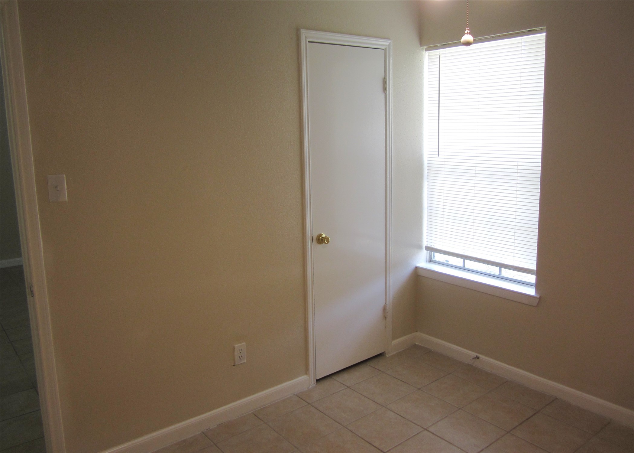 17907 Fieldglen Drive Property Photo 9