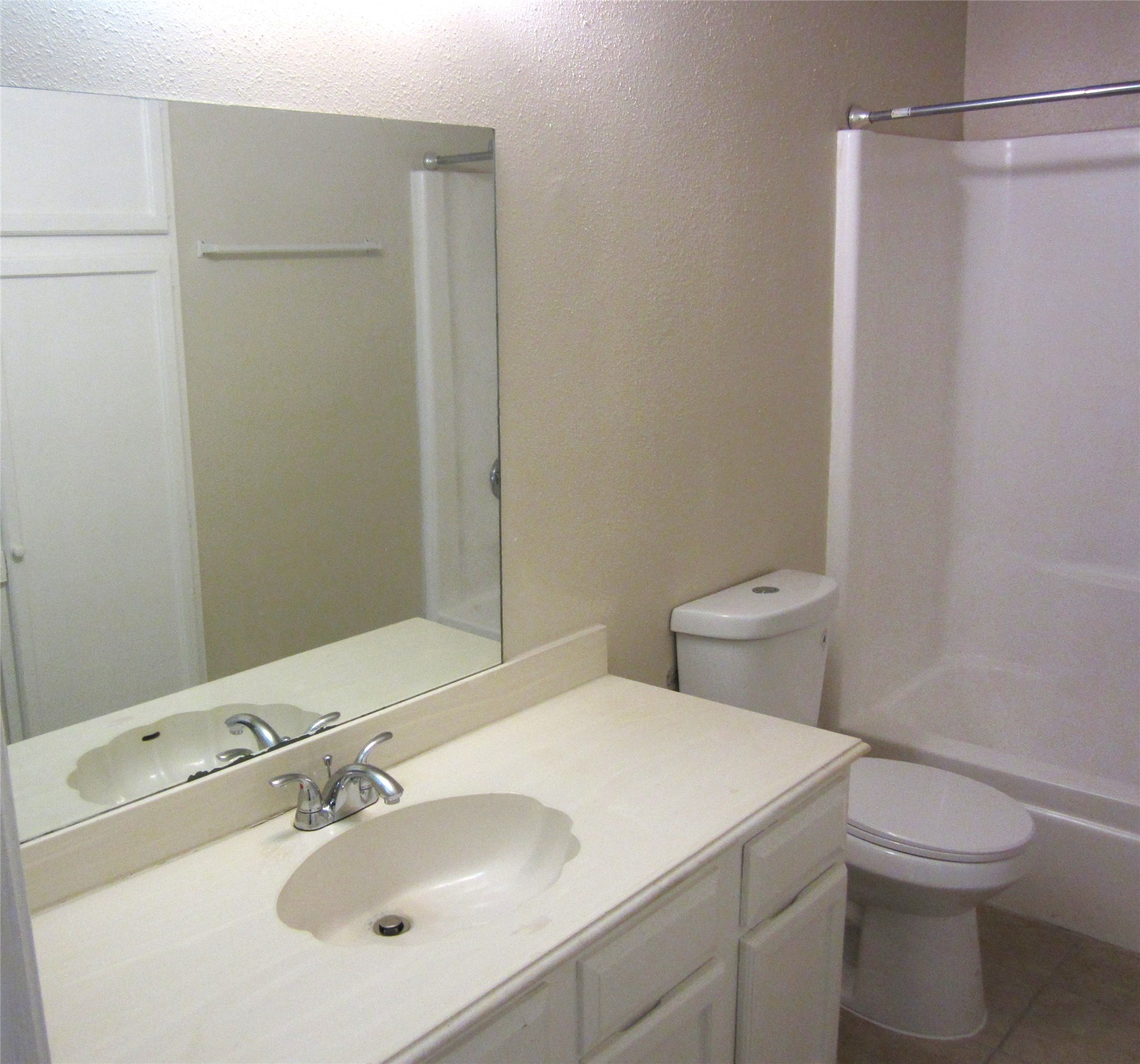 17907 Fieldglen Drive Property Photo 15