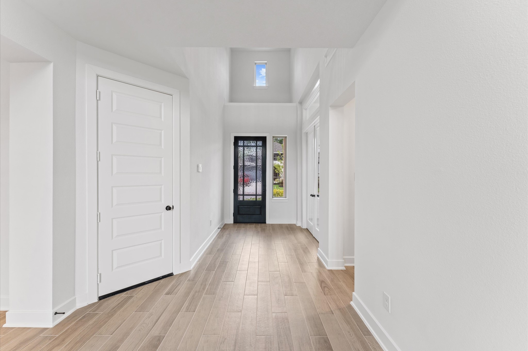1027 Windy Creek Path Property Photo 6