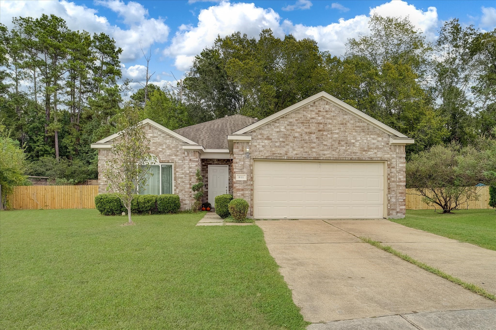 811 Dunwell Court Property Photo 1