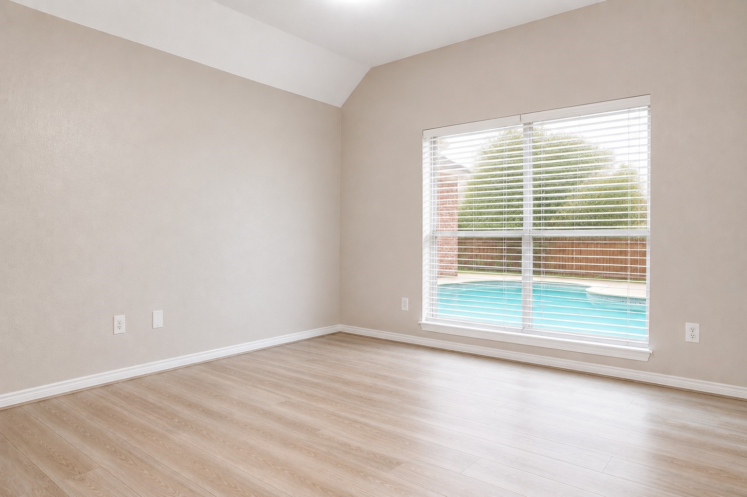 3906 Lakeridge Canyon Drive Property Photo 10