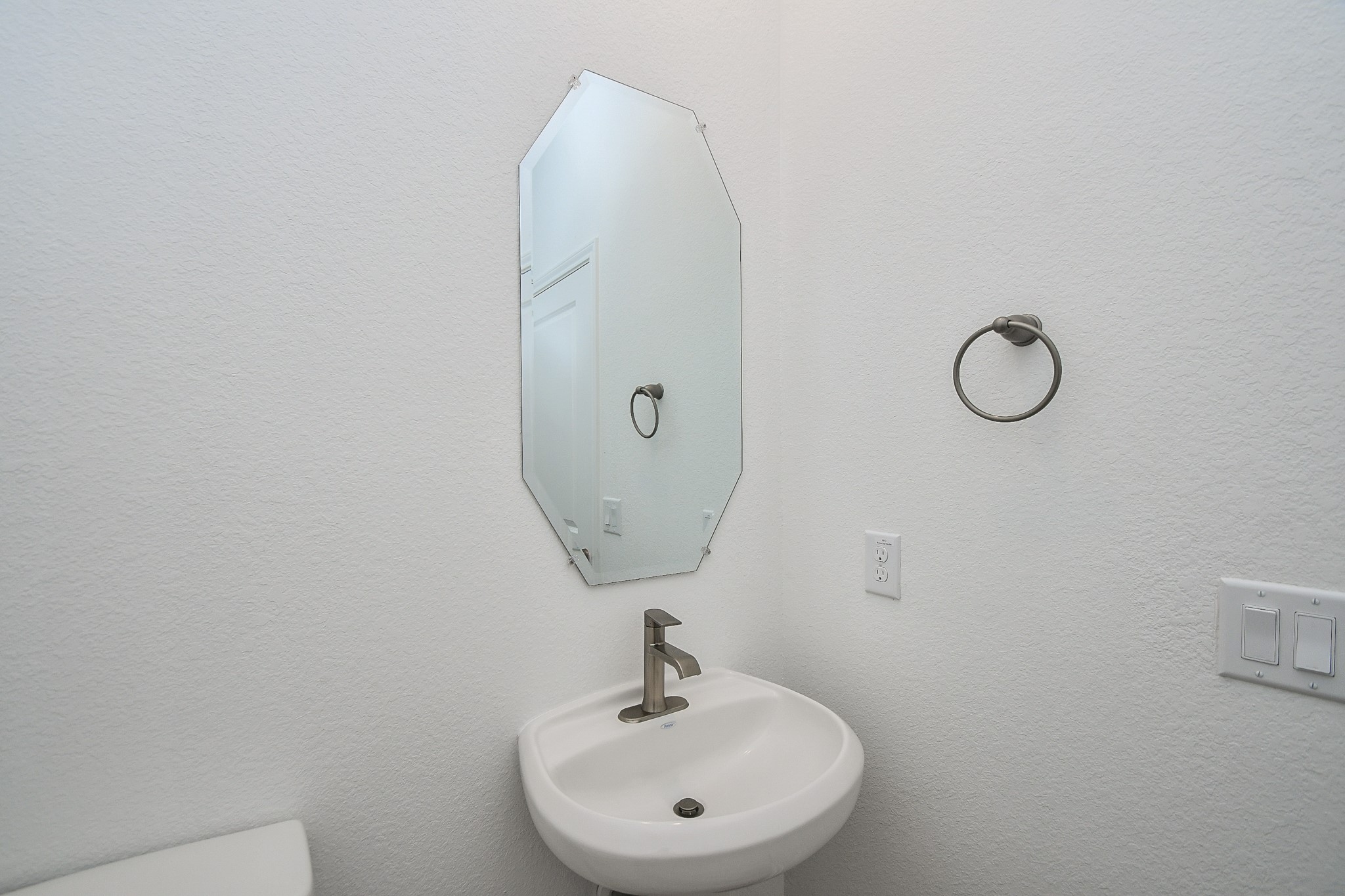 6738 Arabella Lakes Drive Property Photo 14