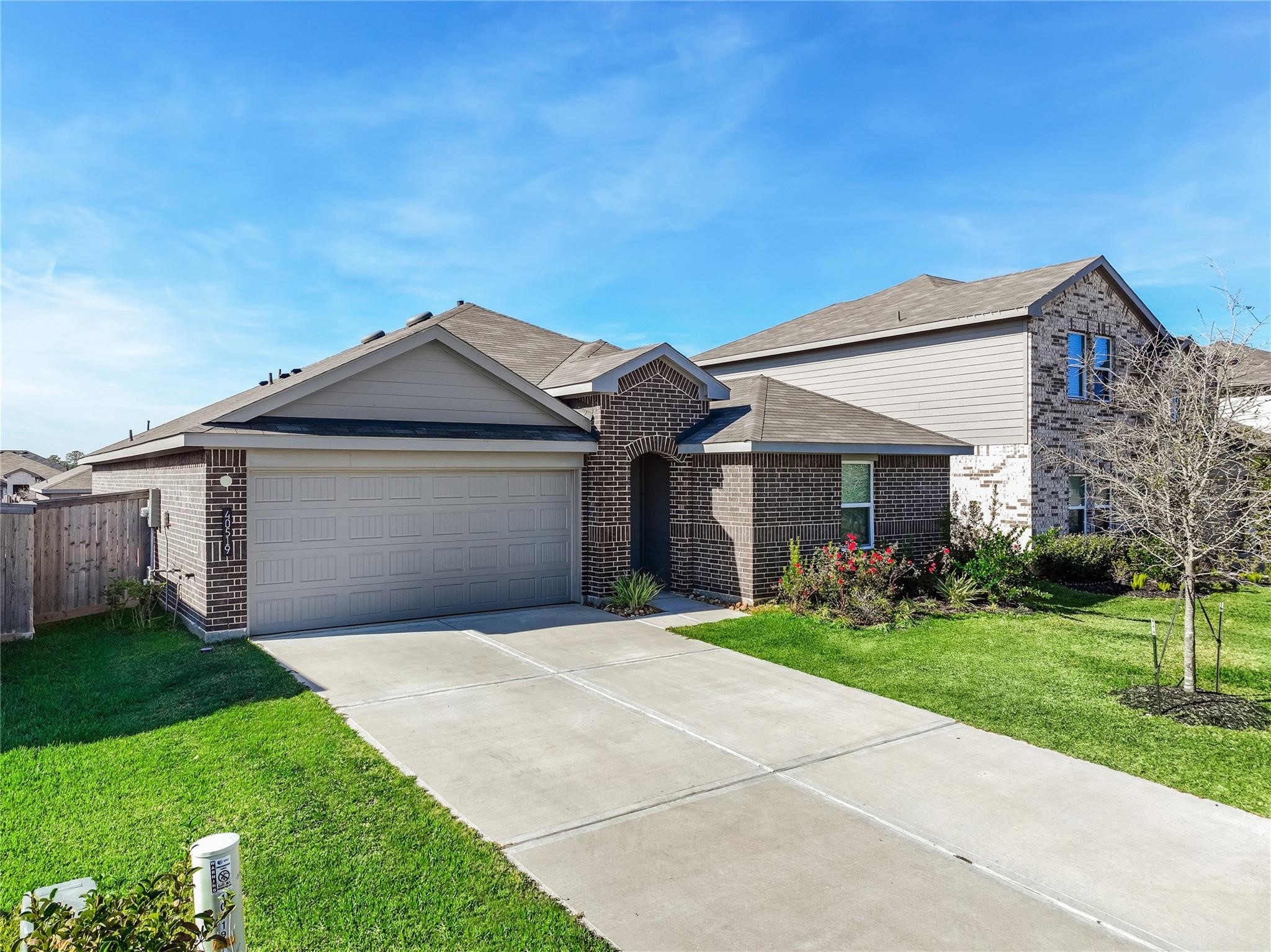 40519 Crisp Beech Street Property Photo 2