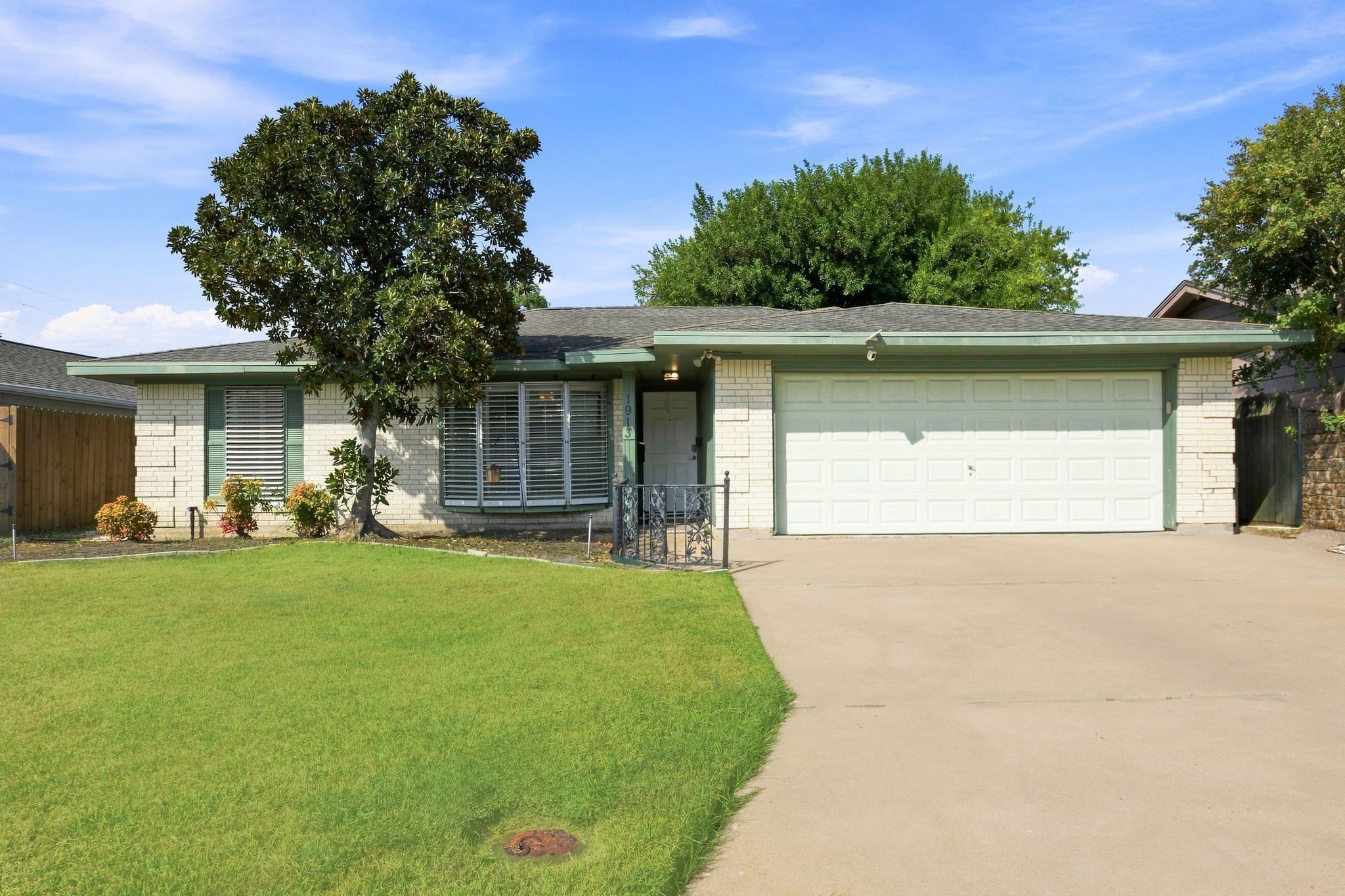 1913 Driftwood Lane Property Photo