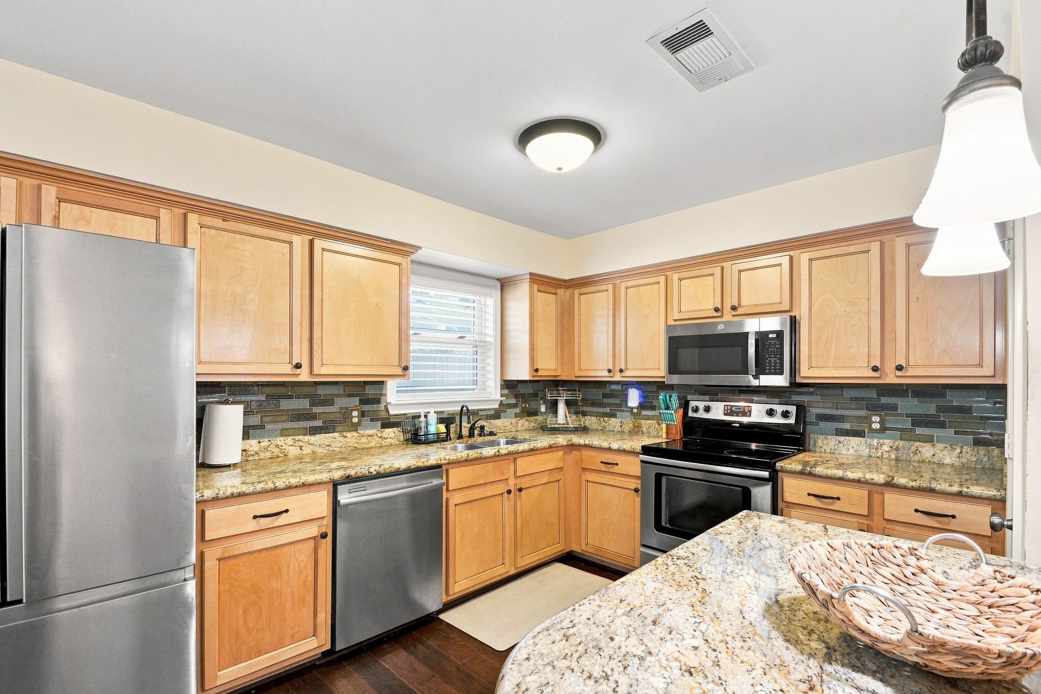 1913 Driftwood Lane Property Photo 7