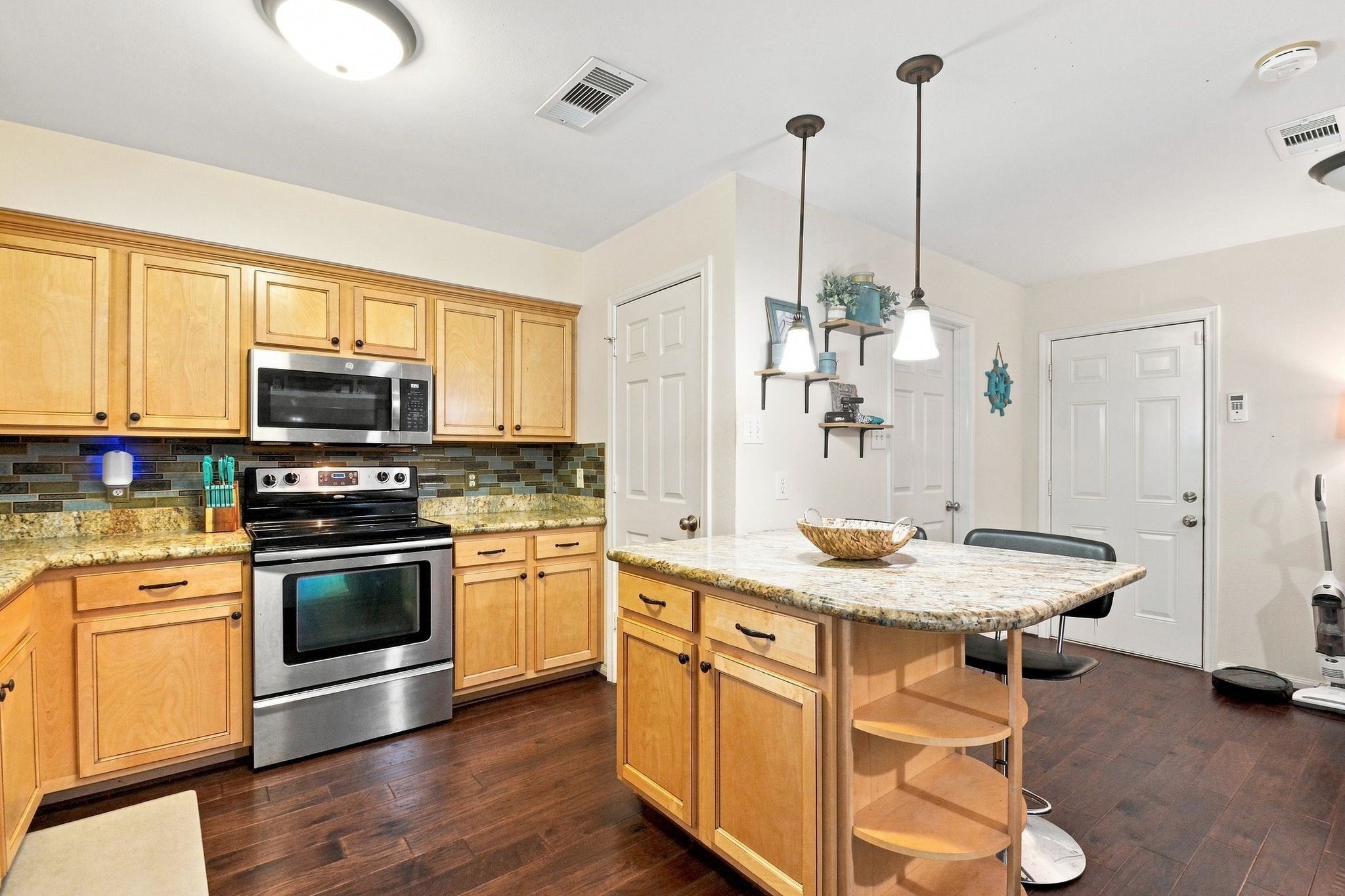 1913 Driftwood Lane Property Photo 10