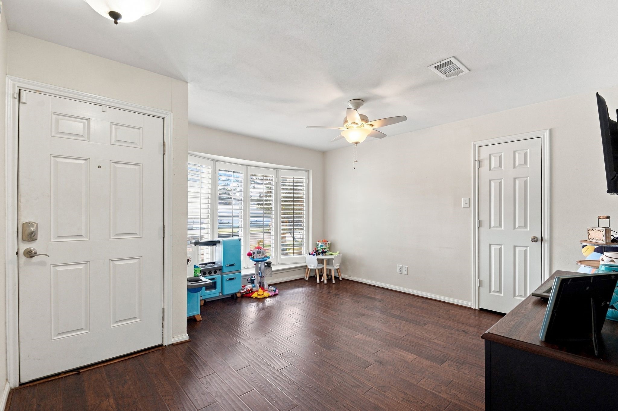 1913 Driftwood Lane Property Photo 11