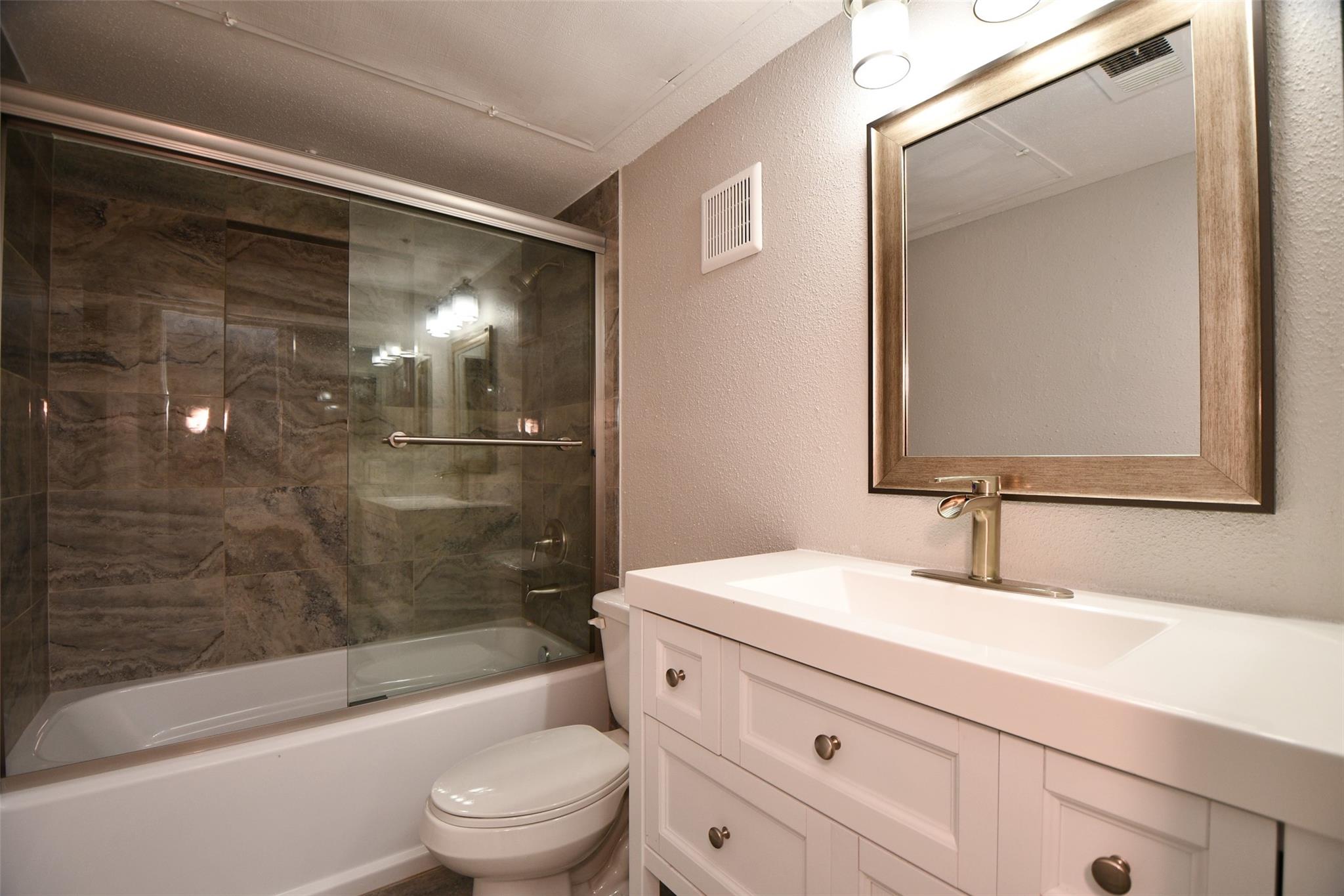 12955 Woodforest Boulevard # 20, Houston Tx 77015 Property Photo 11