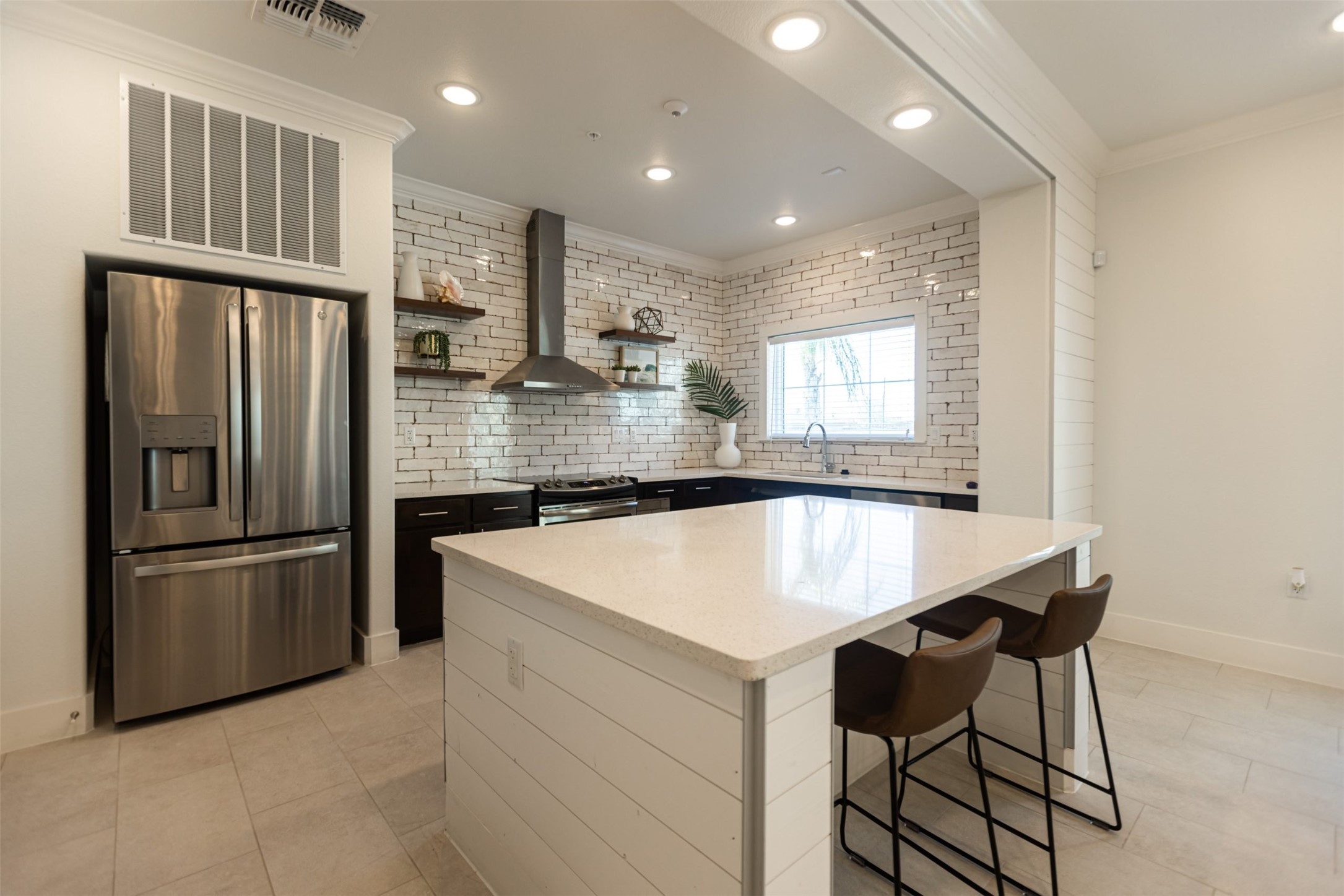 6002 Greenwood Dr Property Photo 4