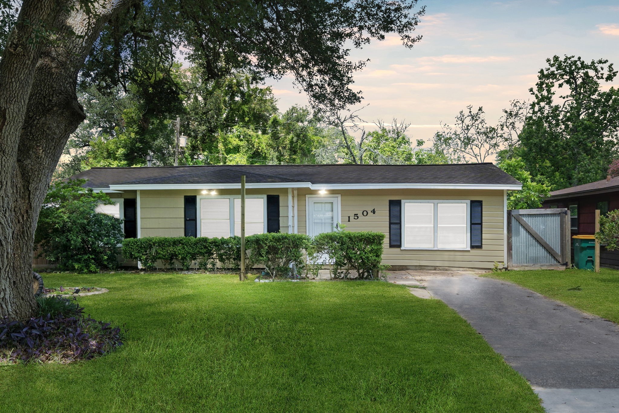 1504 Westward Avenue Property Photo 1